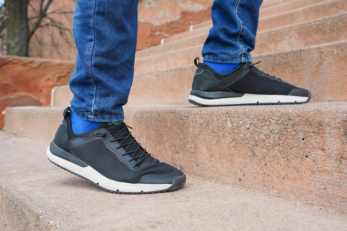 navy blue work shoes