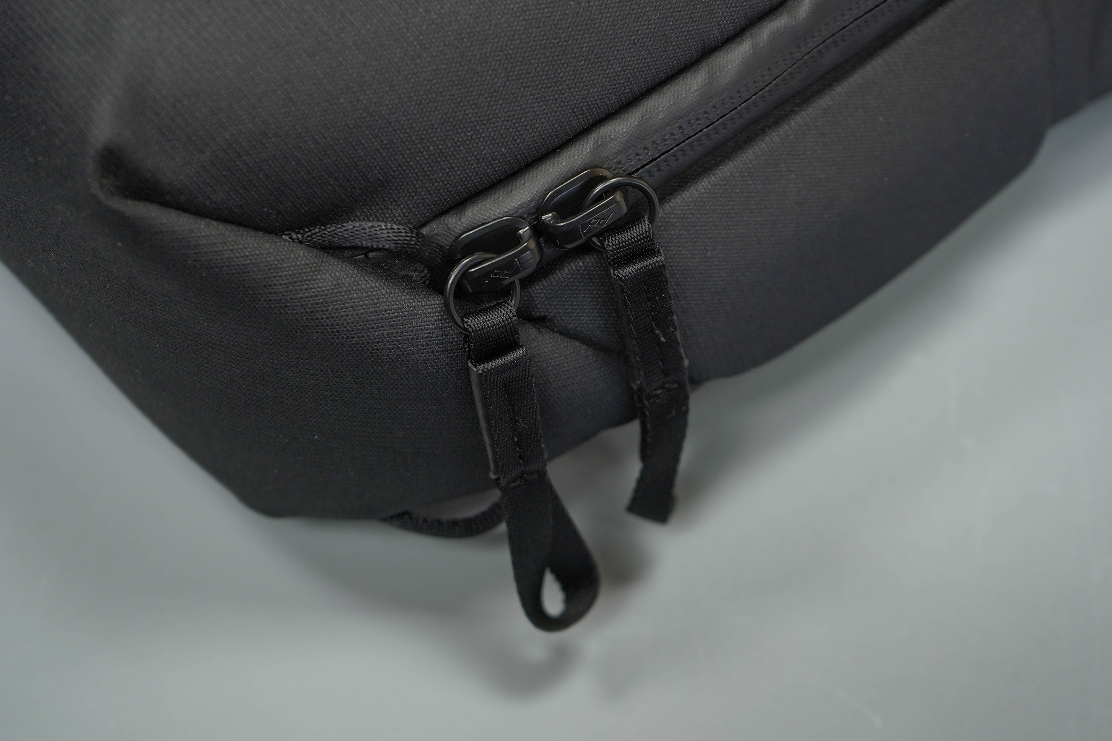 Peak Design Everyday Sling 6L V2 Zippers