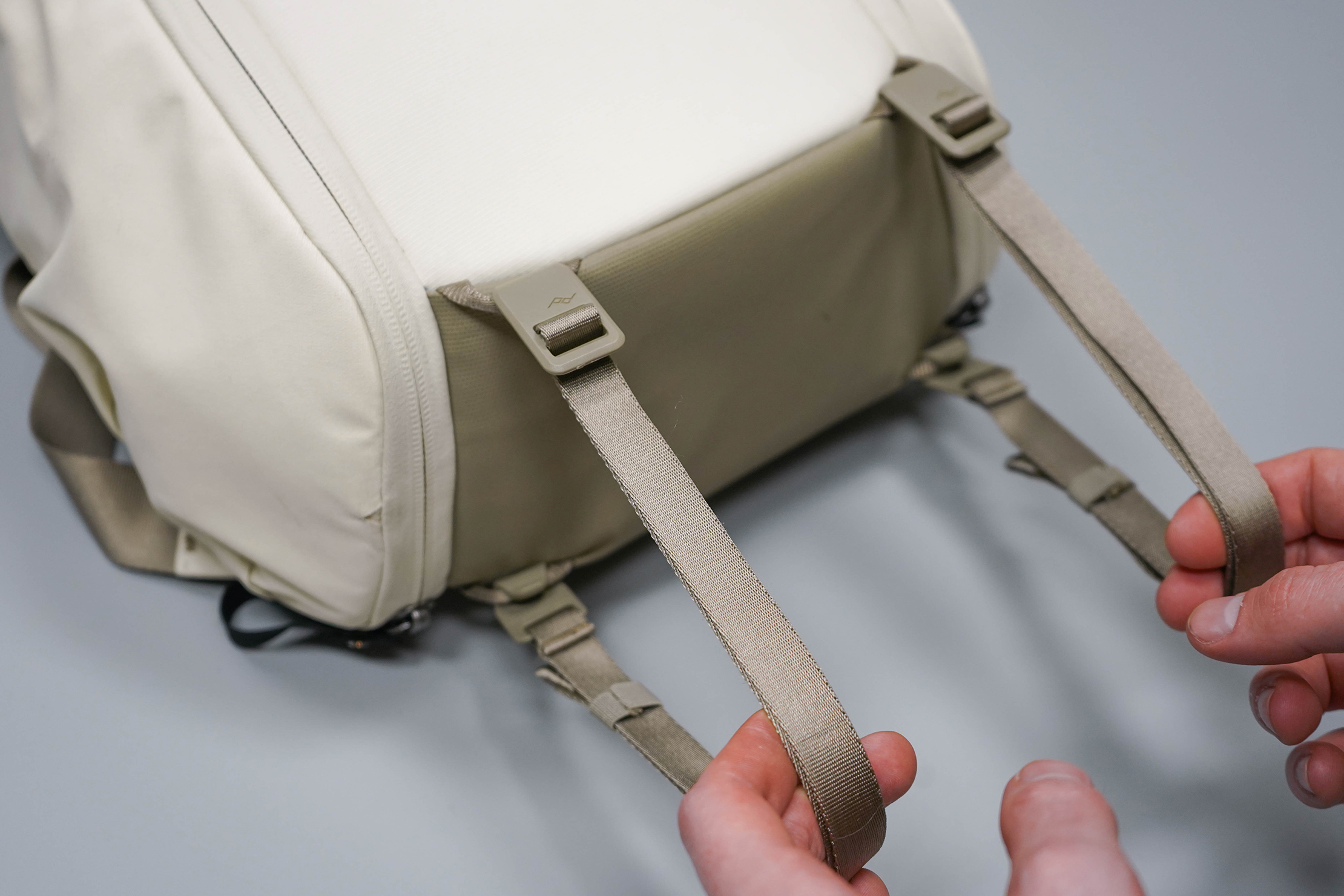Peak Design Everyday Backpack Zip 15L Bottom Lash Points