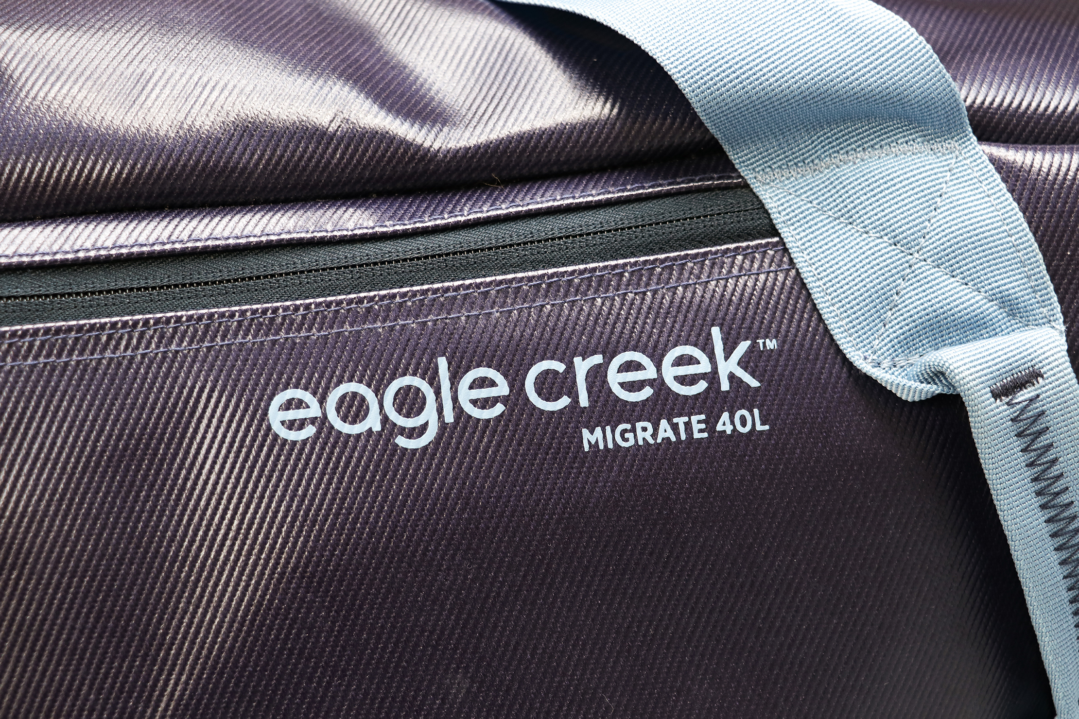 Eagle Creek Migrate Duffel 40L Top Material and Logo