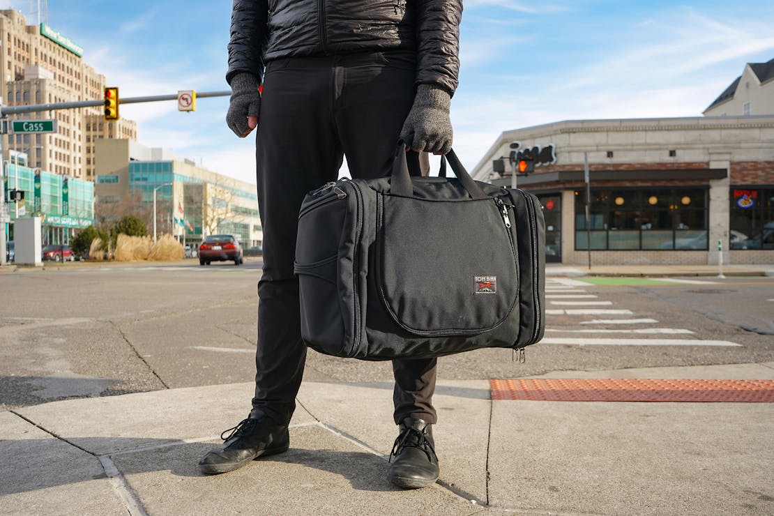 lululemon - Ready, set, weekend. This roomy duffle has compartments for  everything you need (including a laptop). The added bonus—with convertible  straps, you can switch things up and carry it as a