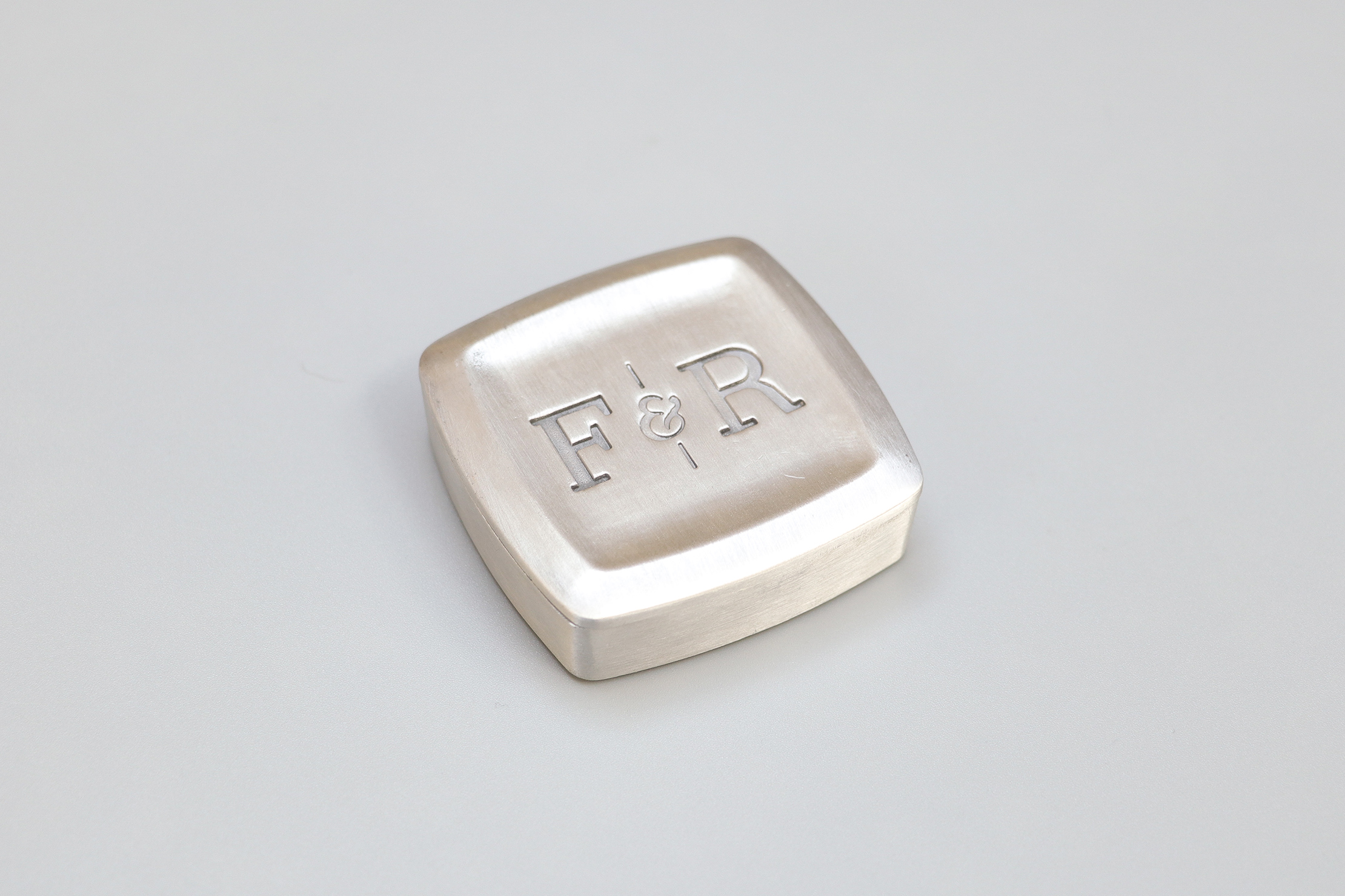 Fulton & Roark Solid Cologne Insignia