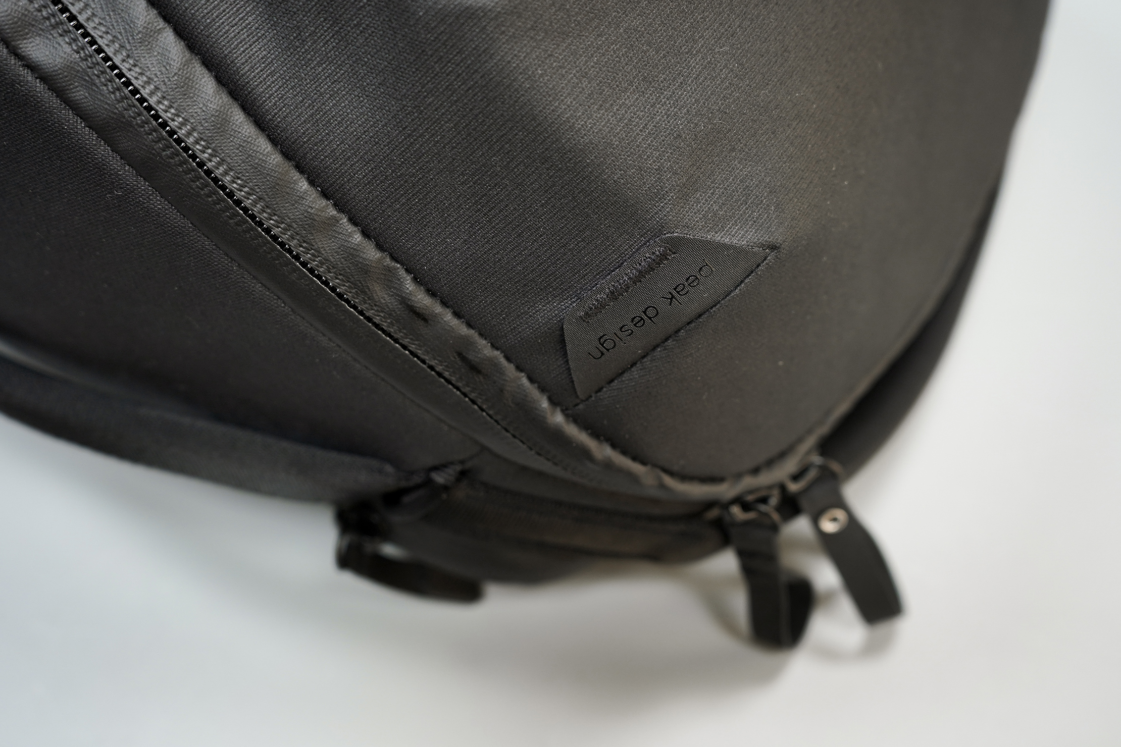 Peak Design Everyday Backpack Zip 20L Logo