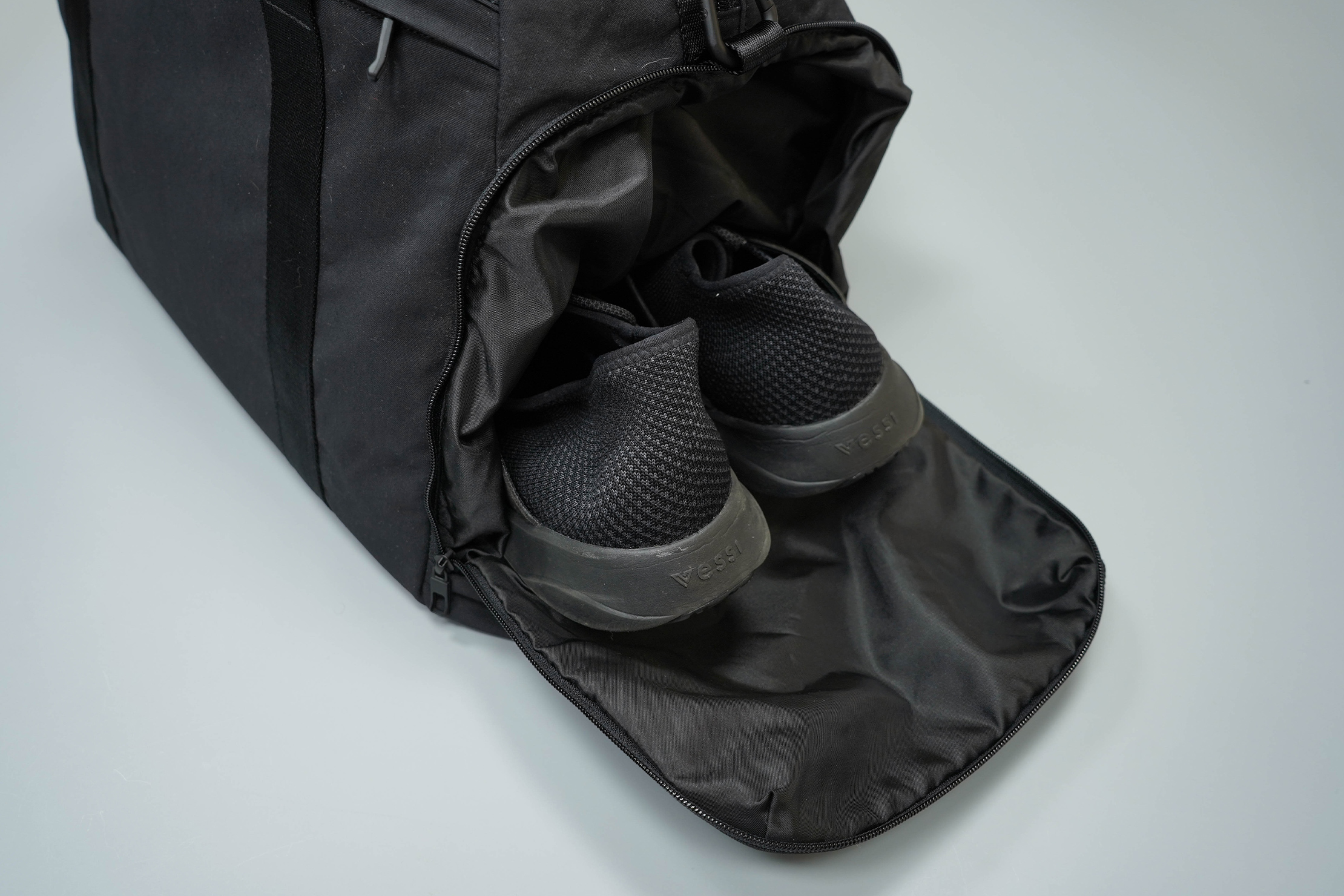 command the day duffel review