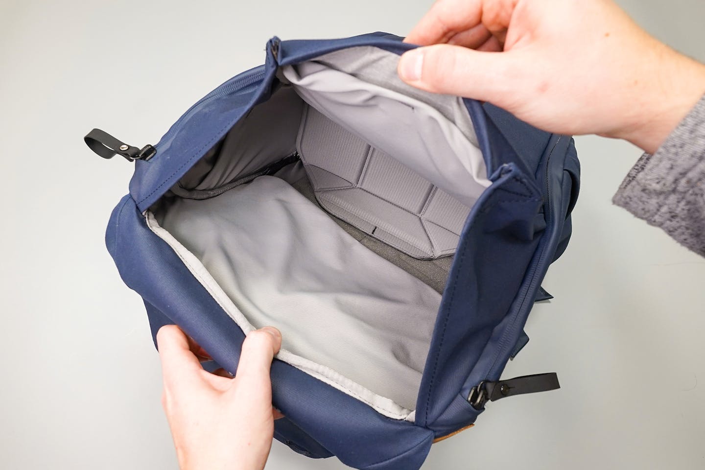 peak design travel backpack 30l black