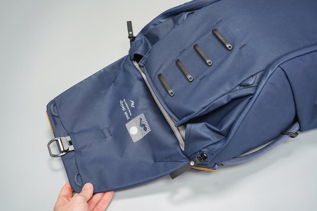 peak design everyday backpack v2 30l charcoal