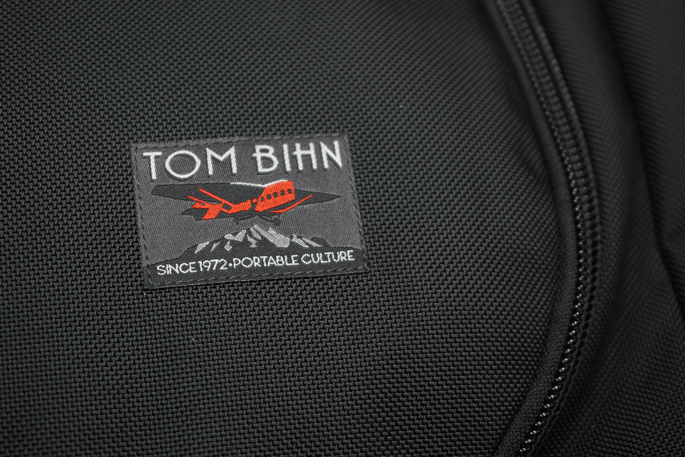 Tom Bihn Aeronaut 45 Logo