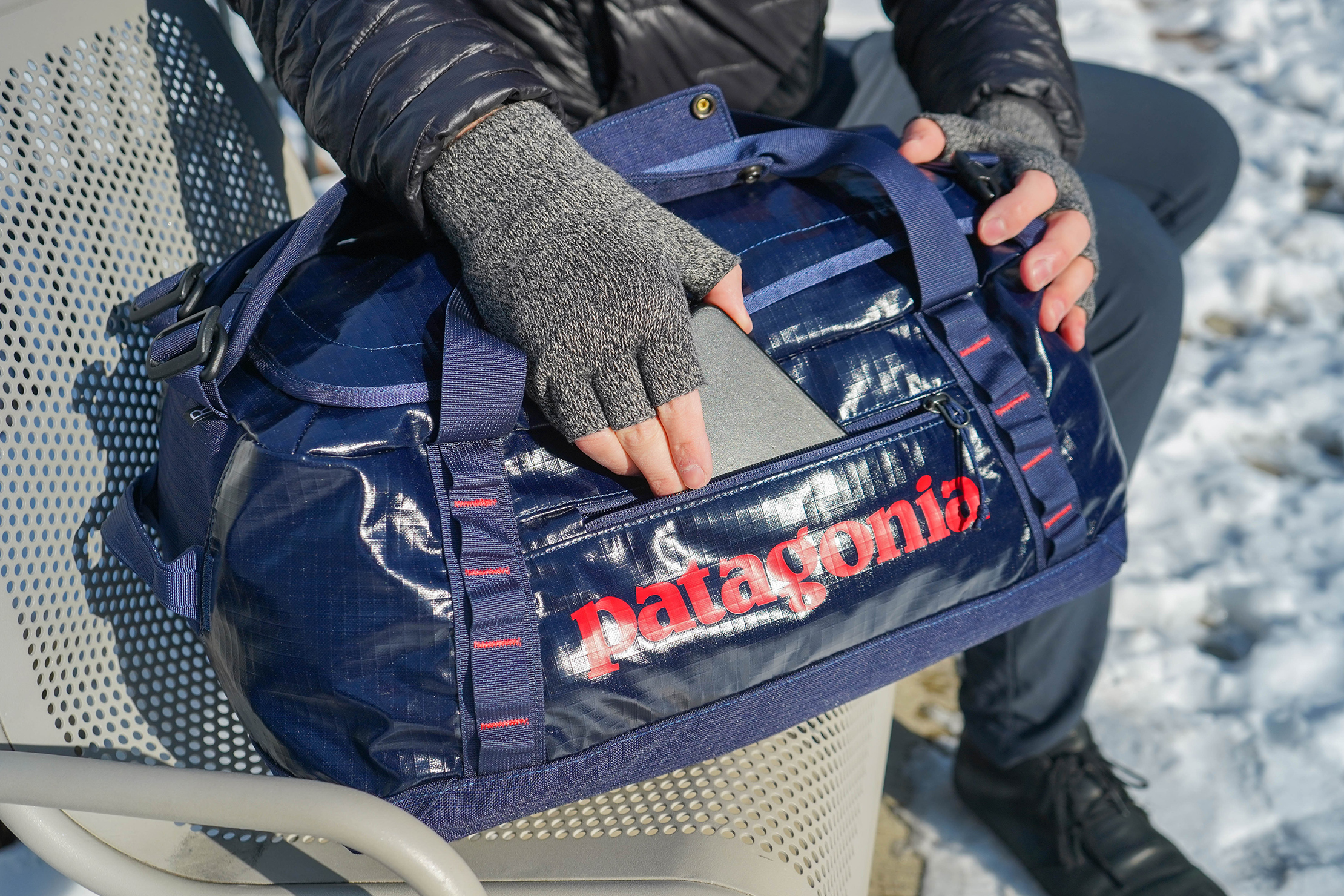 Patagonia 40l store black hole duffel