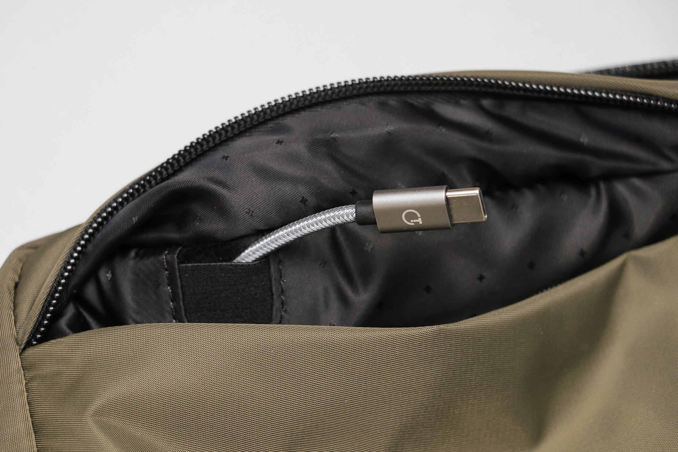 Incase Nylon Accessory Organizer Front Pocket Passthrough