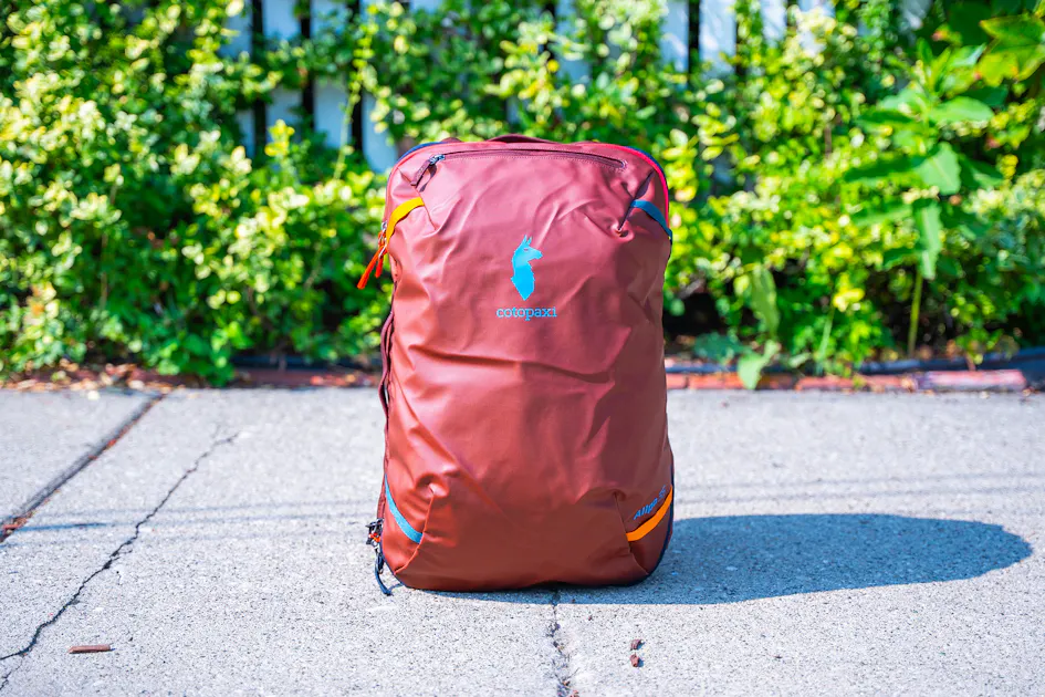 30 litre hiking backpack Montane Women's Trailblazer® 30L Backpack – Montane main image 0