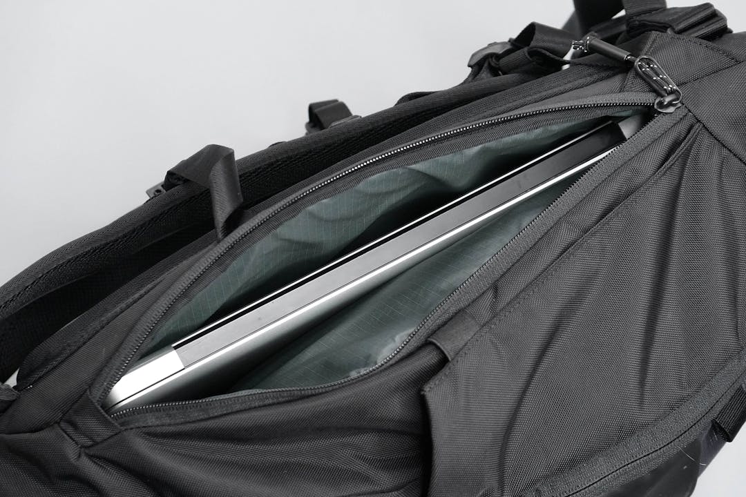 Timbuk2 Parker Commuter Backpack Review IUCN Water