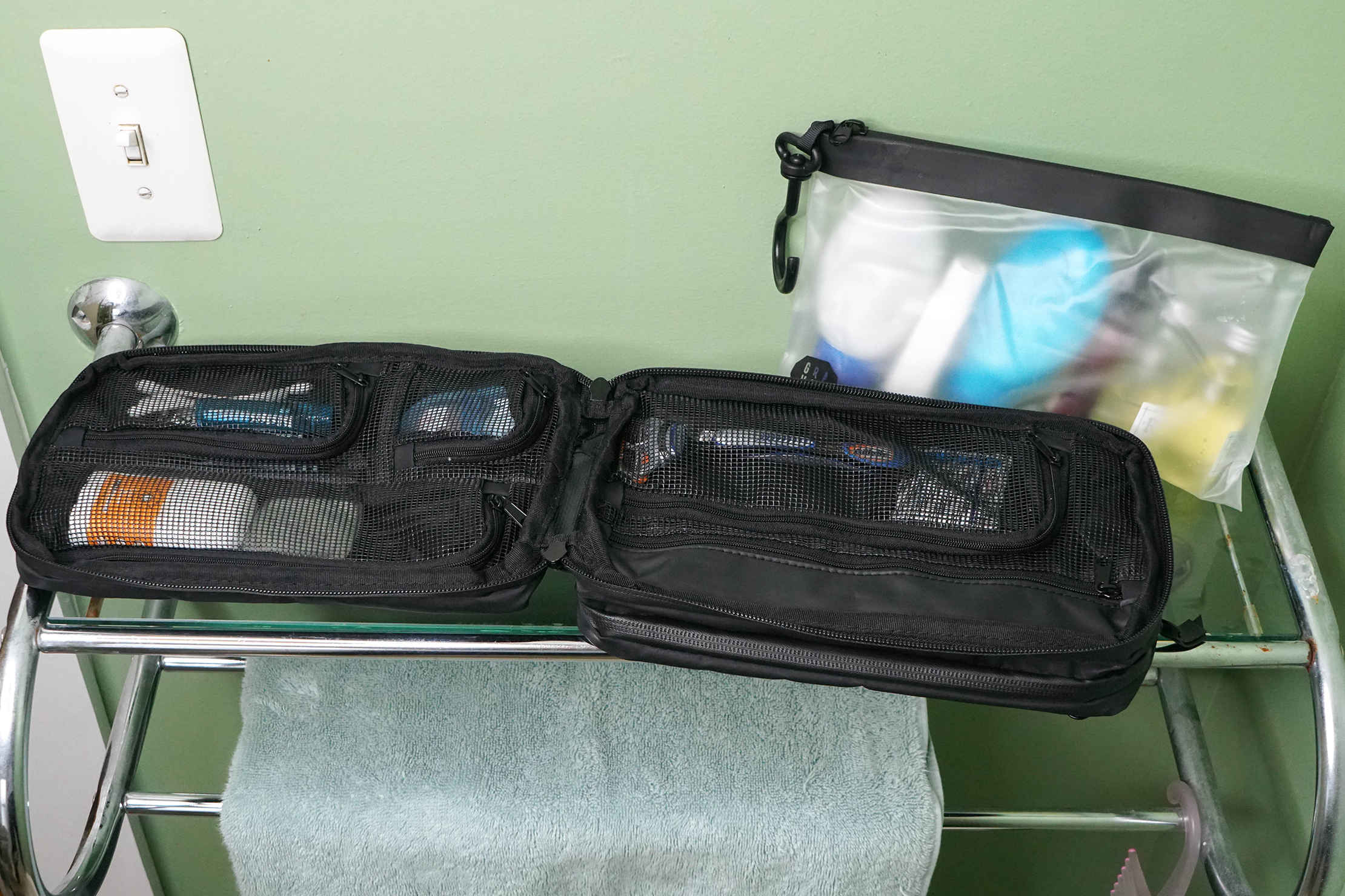 The Best Toiletry Bag For Traveling - The Expeditioner by Gravel —  Kickstarter