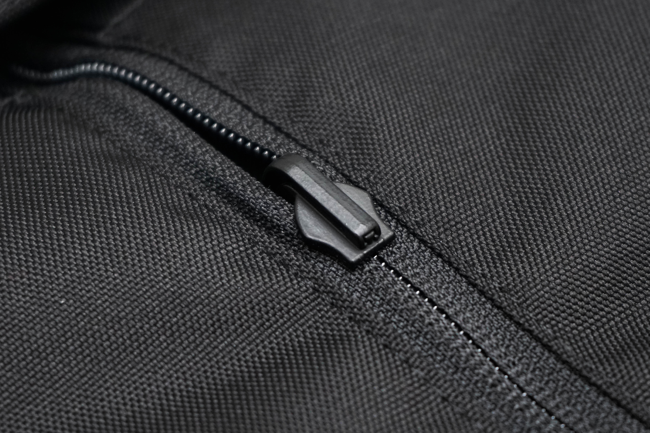 Minaal Rolltop Bag Front Zipper Secured