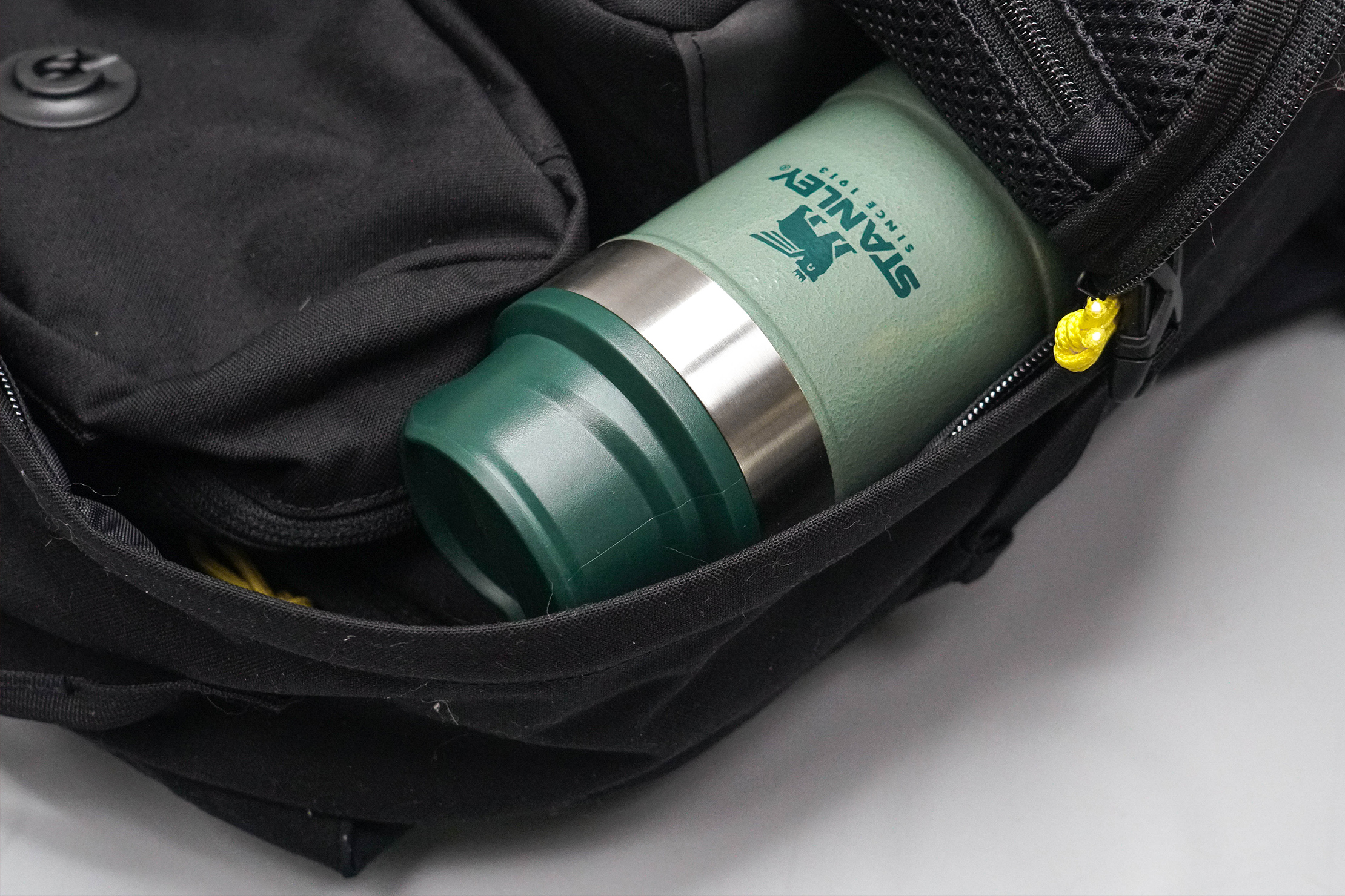 Stanley Classic Trigger-Action Travel Mug 12oz Review (2 Weeks of Use) 