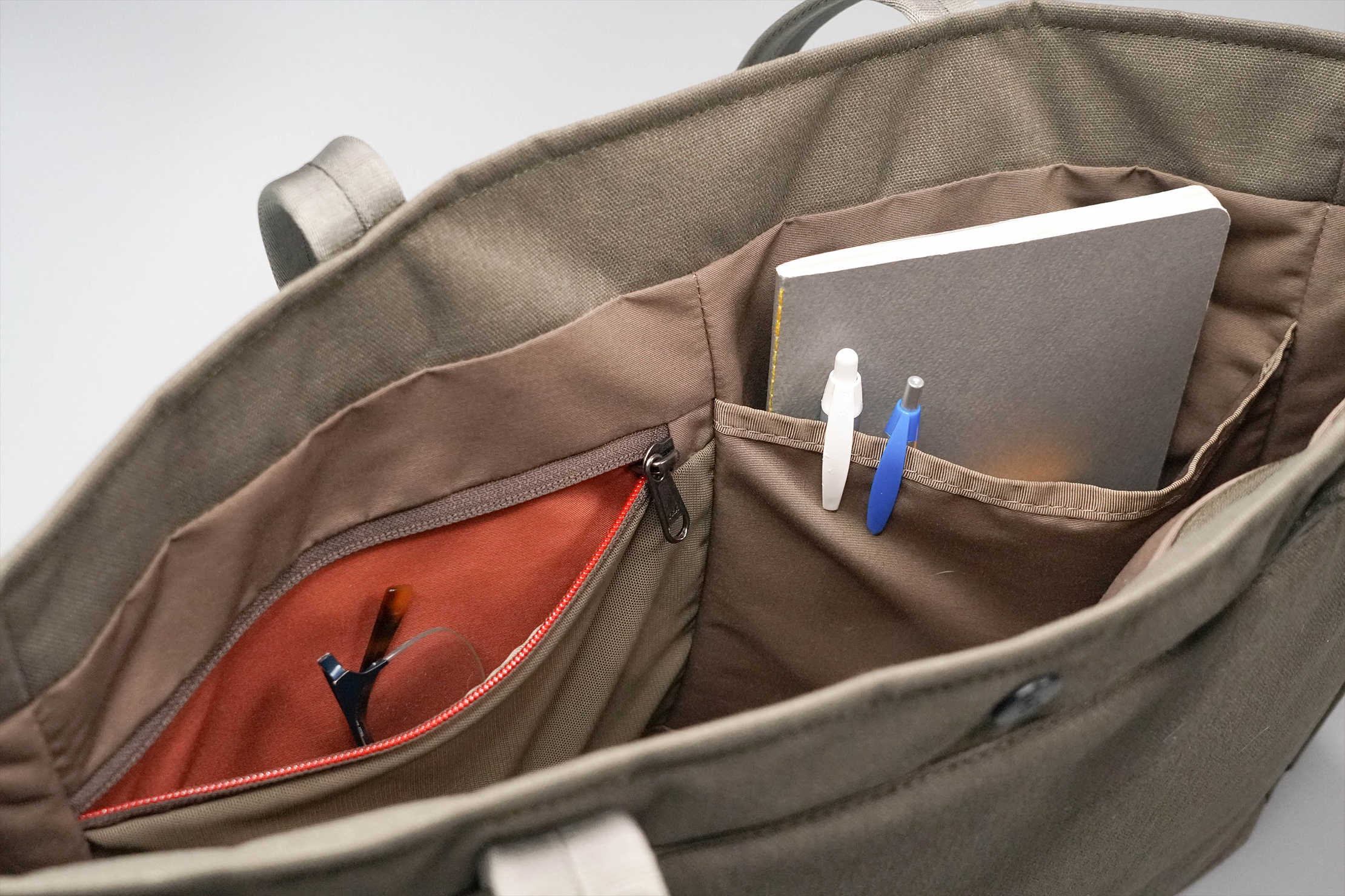 Bellroy classic best sale tote review