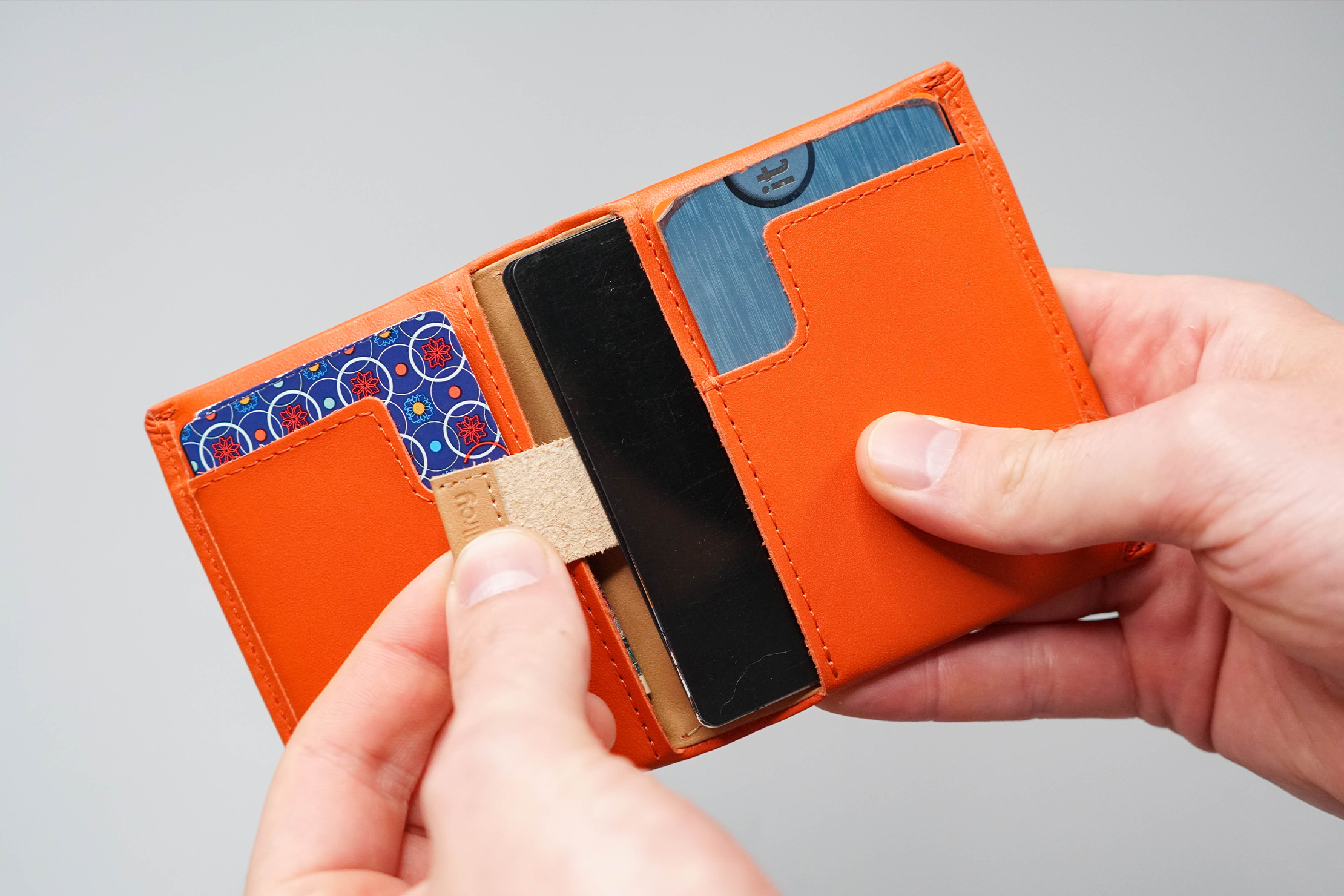 Bellroy Slim Sleeve Pull-Tab Compartment