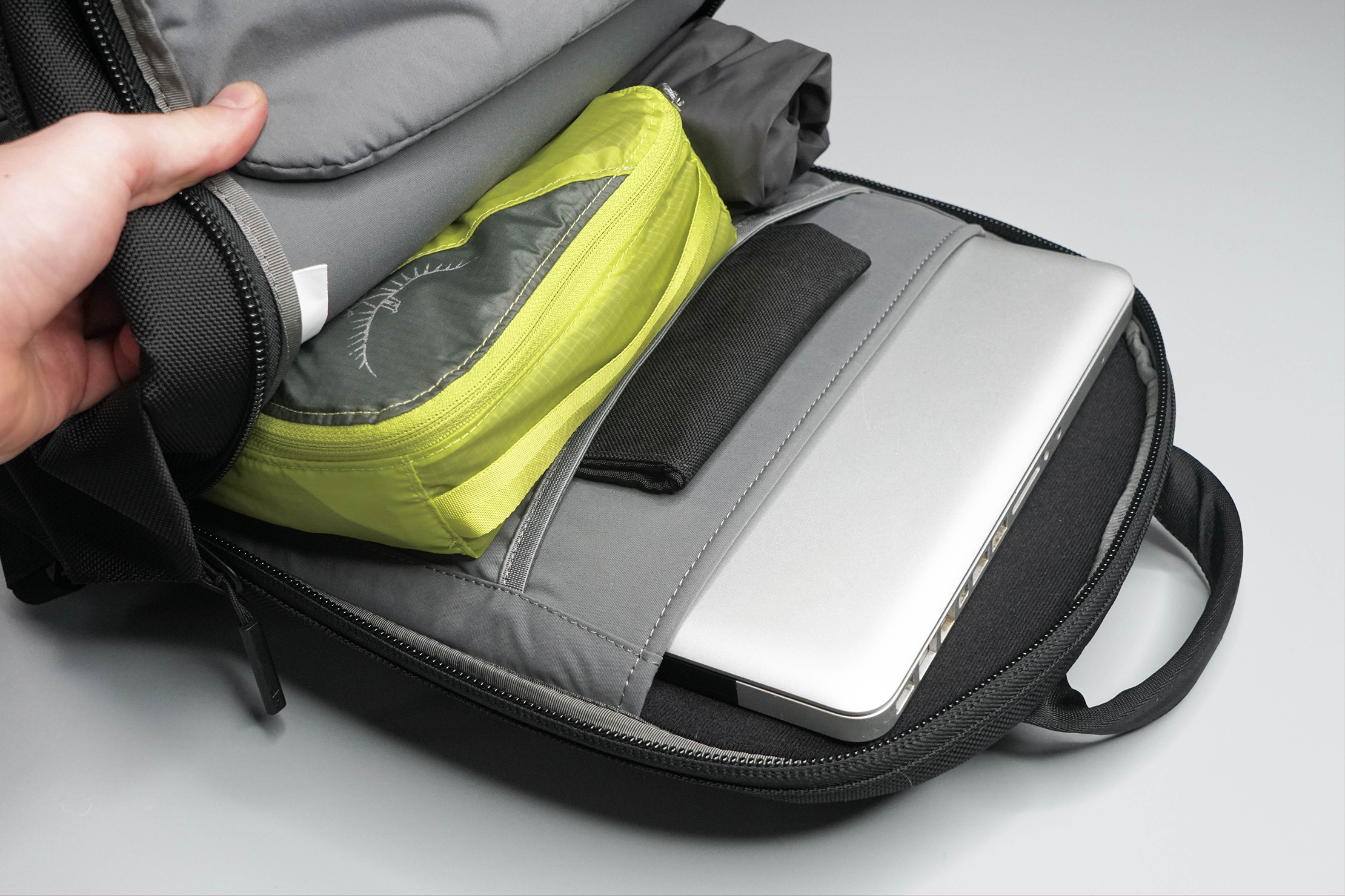 Aer Day Pack 2 Main Compartment