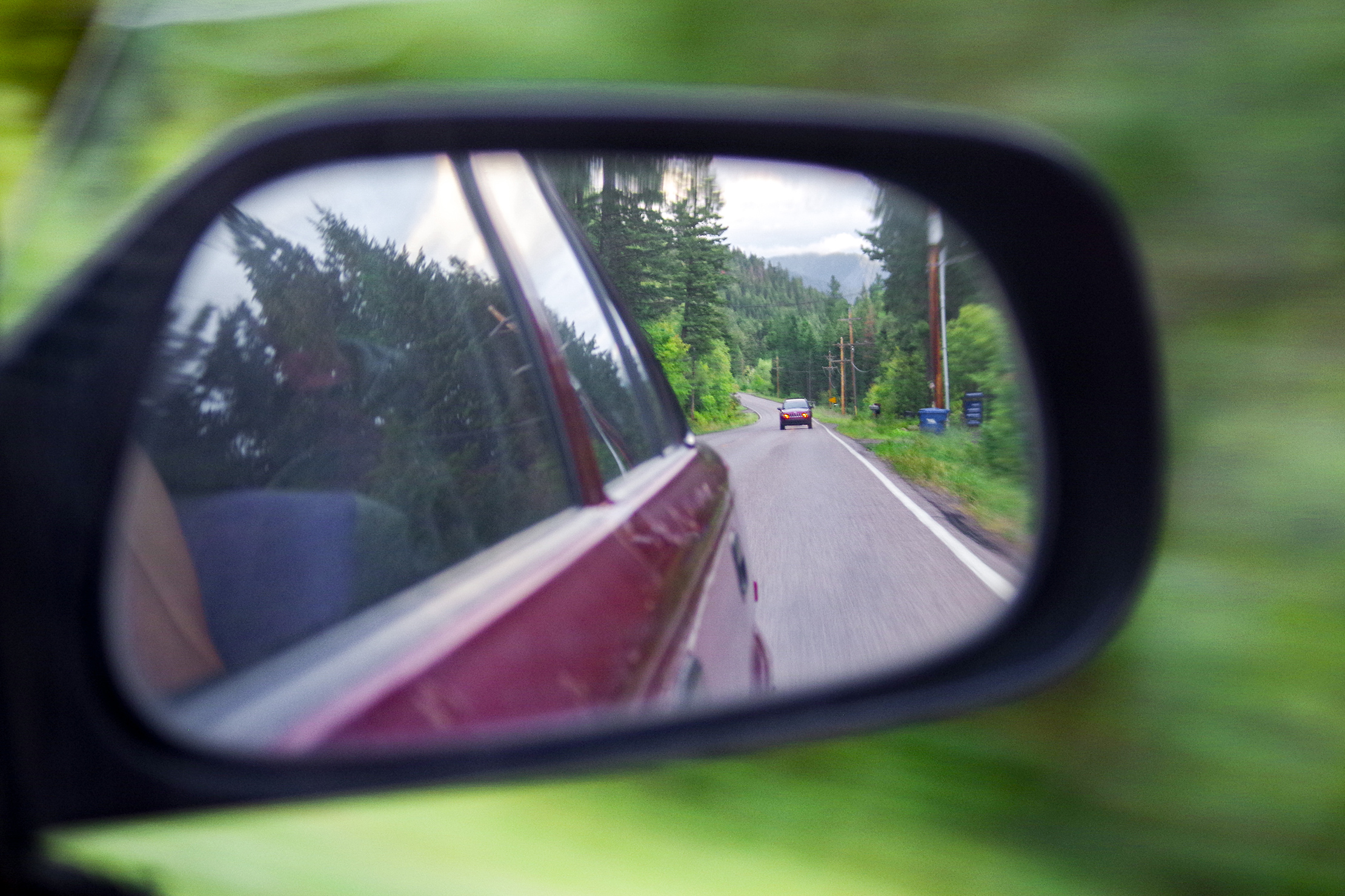 https://cdn.packhacker.com/2020/06/6efff92b-rear-view-mirror-road-trip-guide.jpg