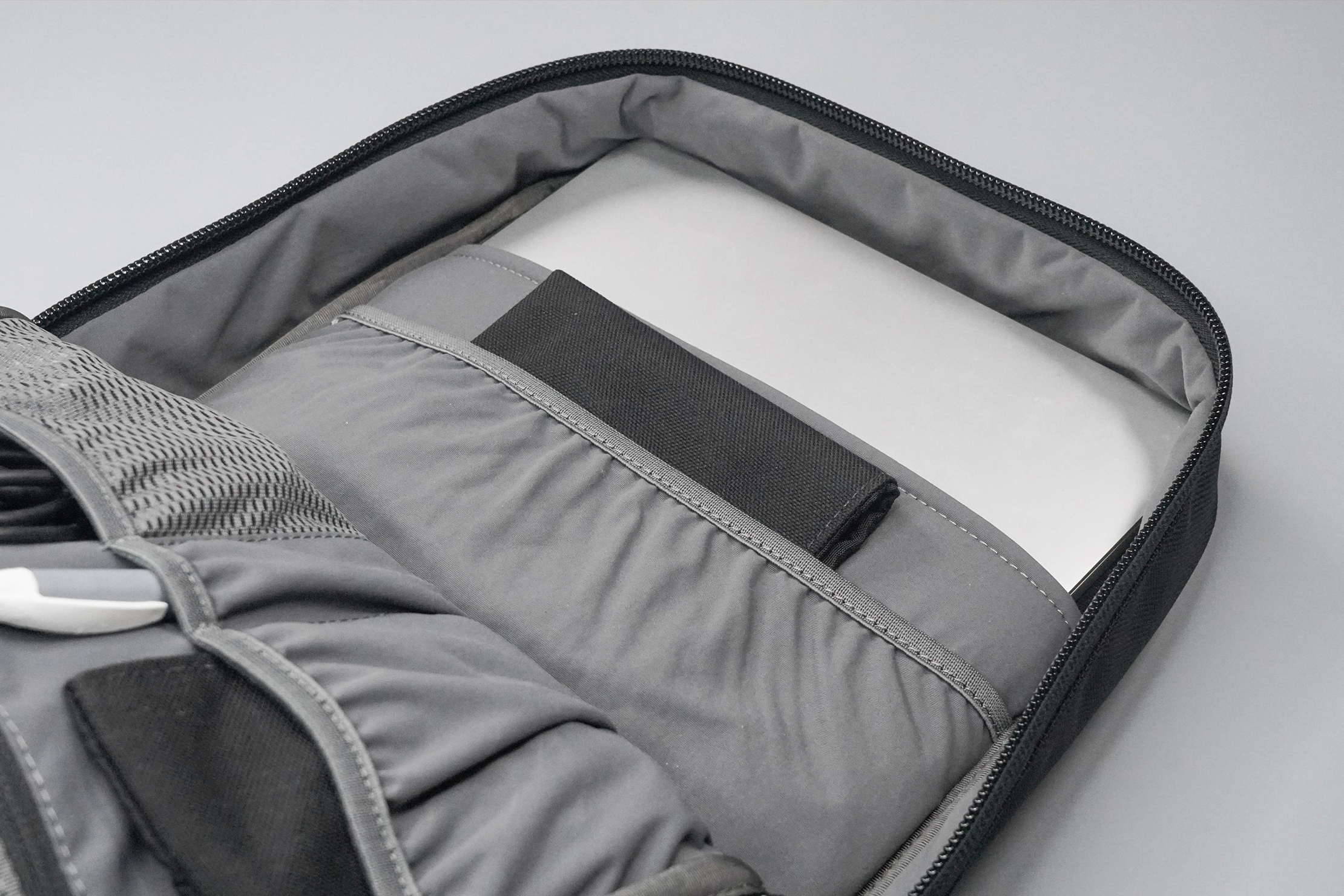 Aer Slim Pack Laptop Sleeve