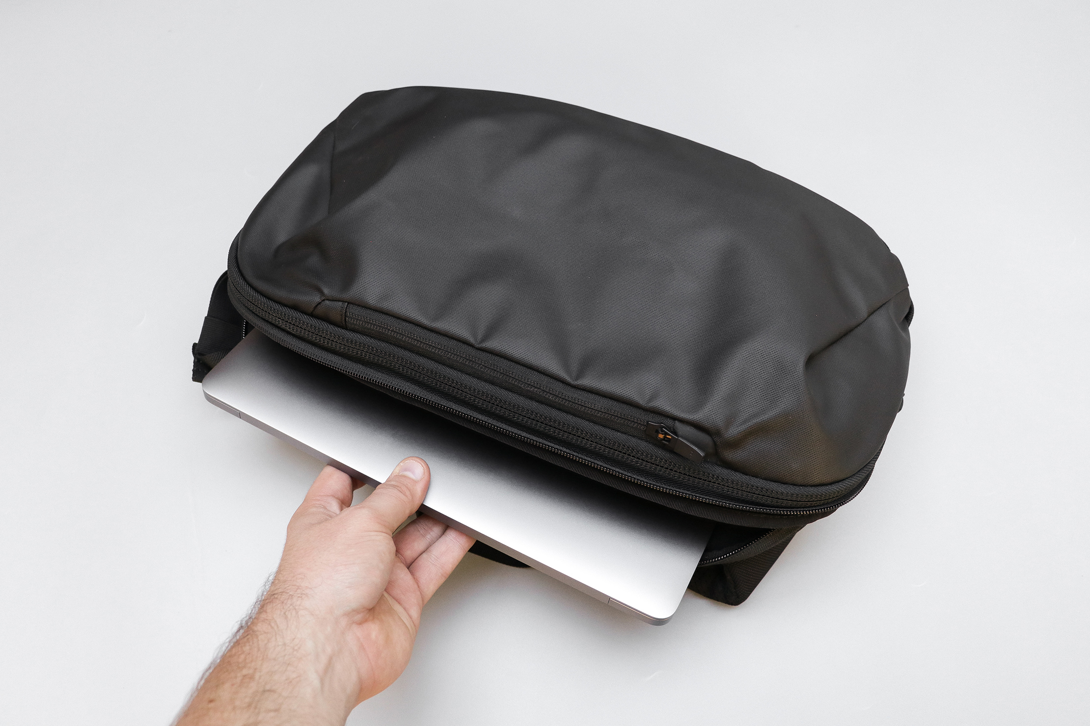 Aer Tech Sling 2 Laptop Compartment