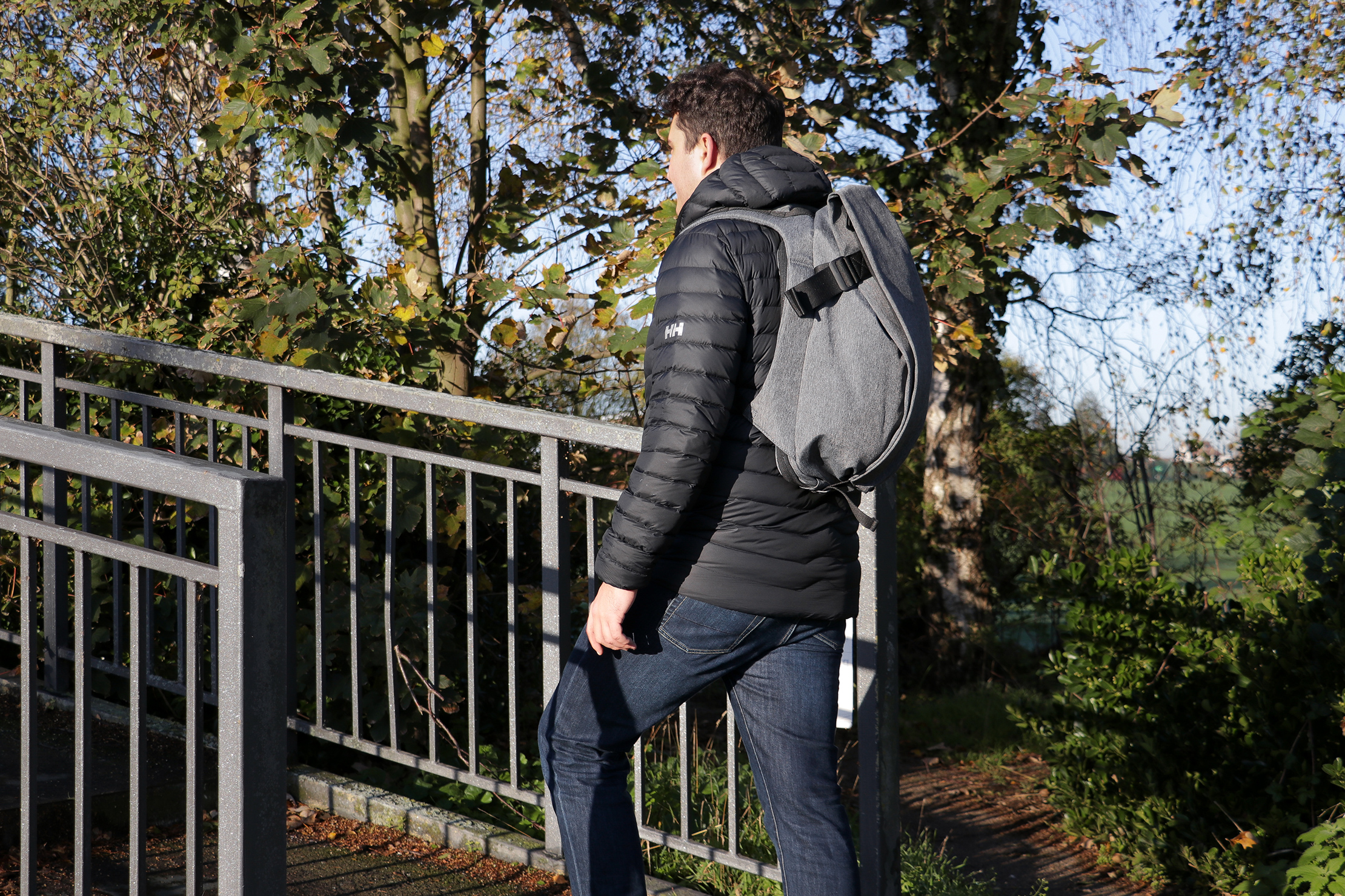 Côteu0026Ciel Isar M EcoYarn Grey Review | Pack Hacker