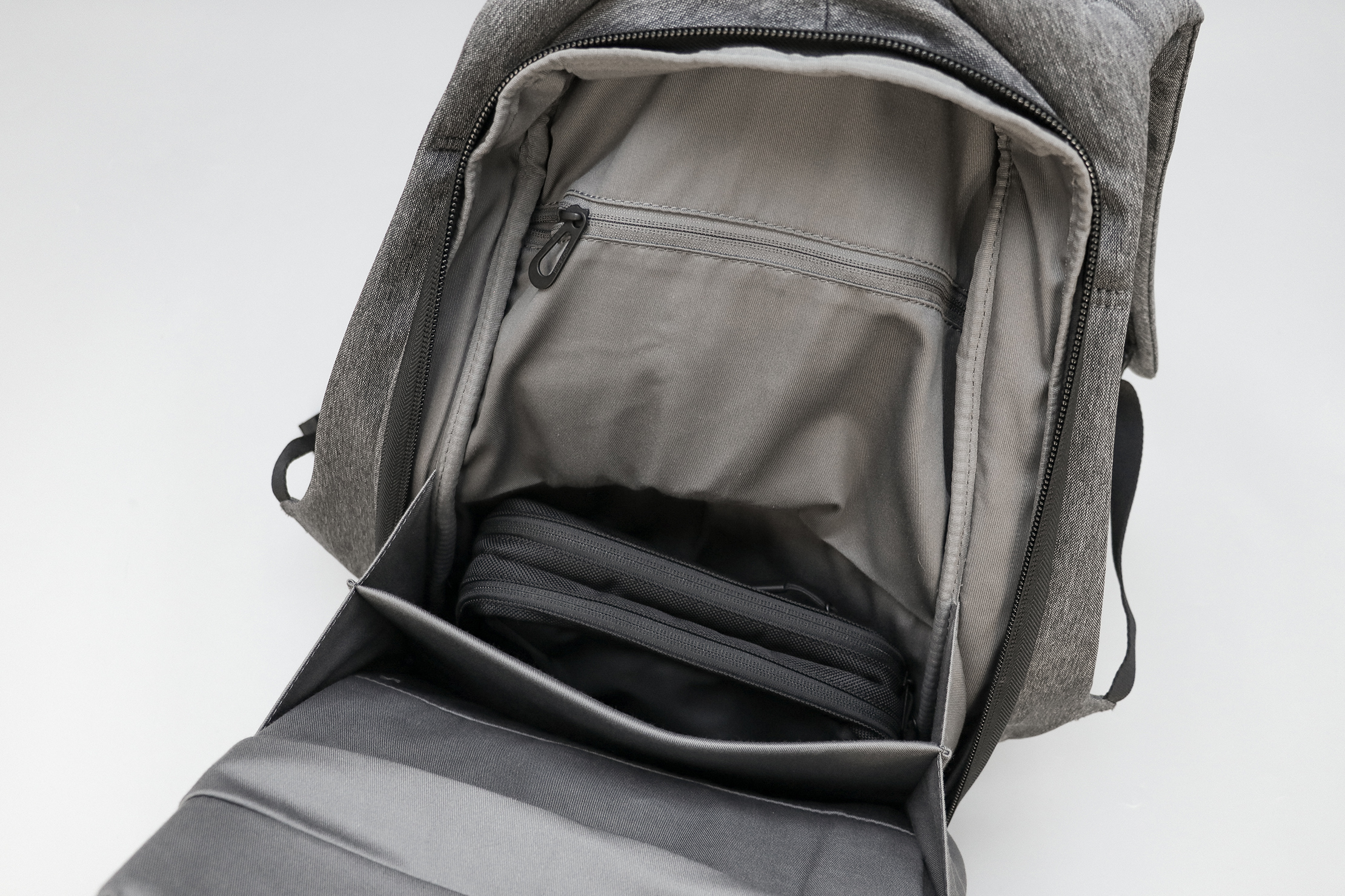 Côte&Ciel Isar M EcoYarn Grey Review | Pack Hacker