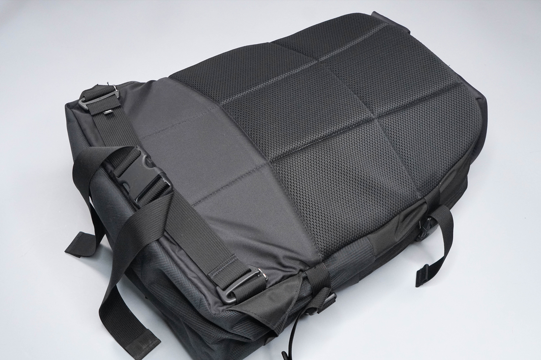 Tom Bihn Brain Bag Review | Pack Hacker