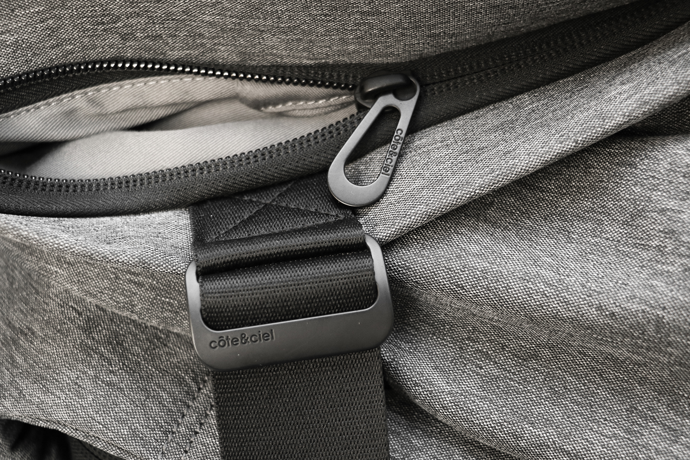 Côte&Ciel Isar M EcoYarn Grey Review | Pack Hacker