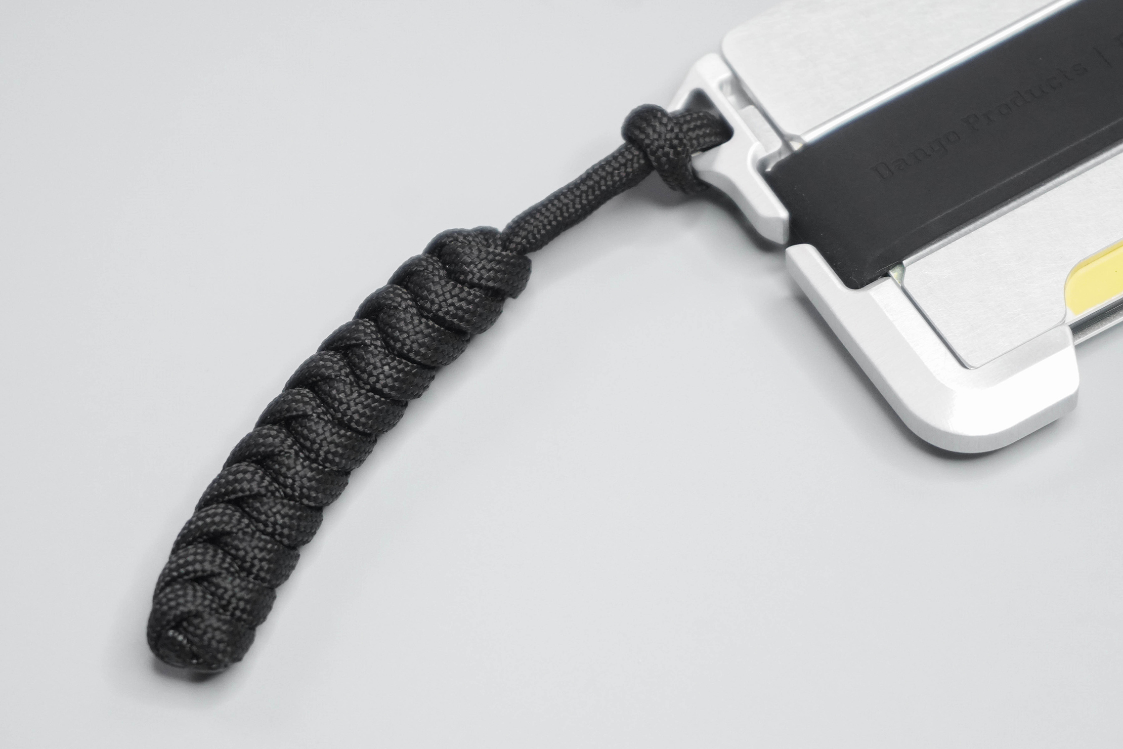 Dango D01 Dapper Wallet Paracord Handle