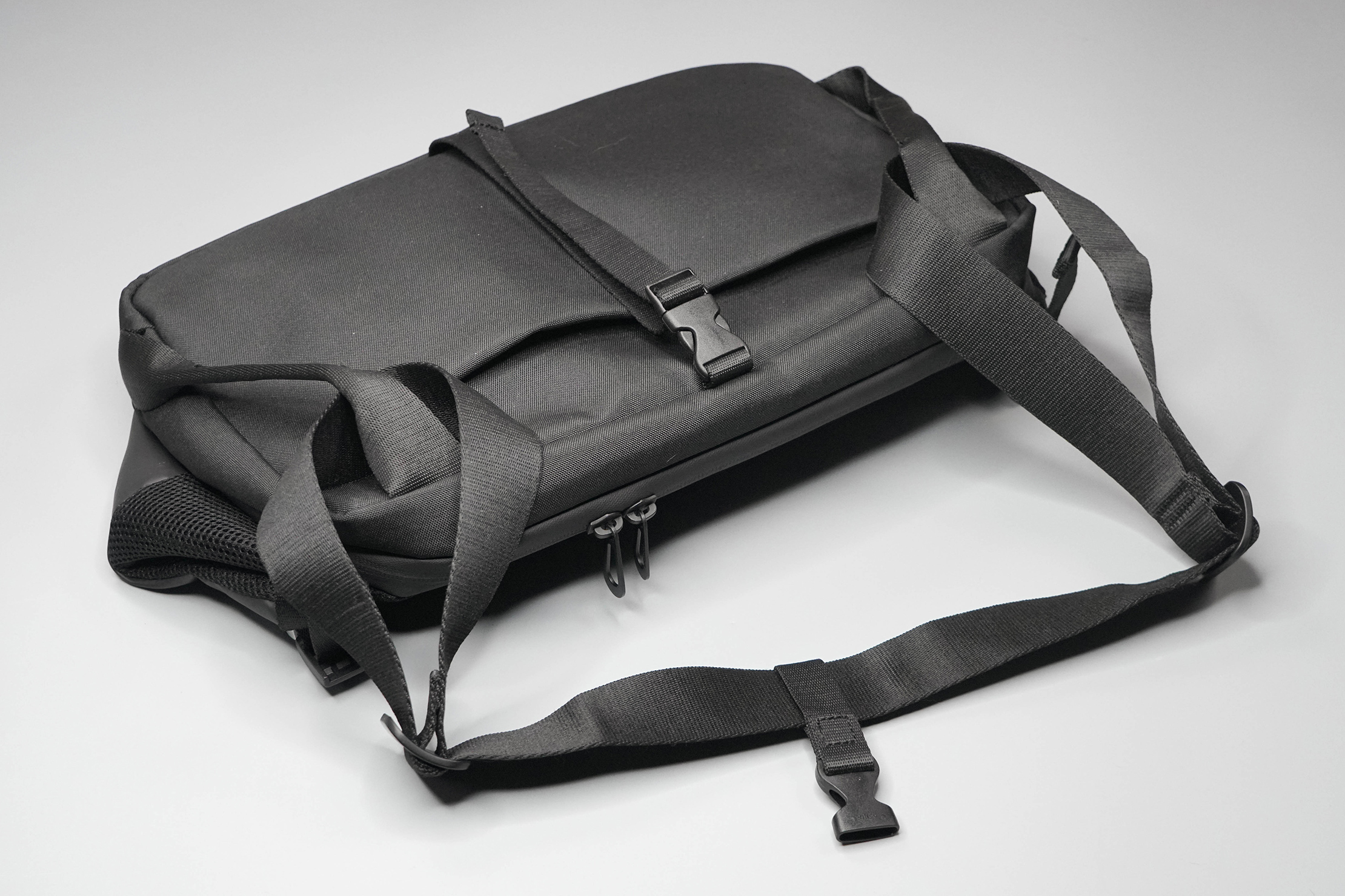 Cote&Ciel Riss Sport Obsidian Black Review | Pack Hacker