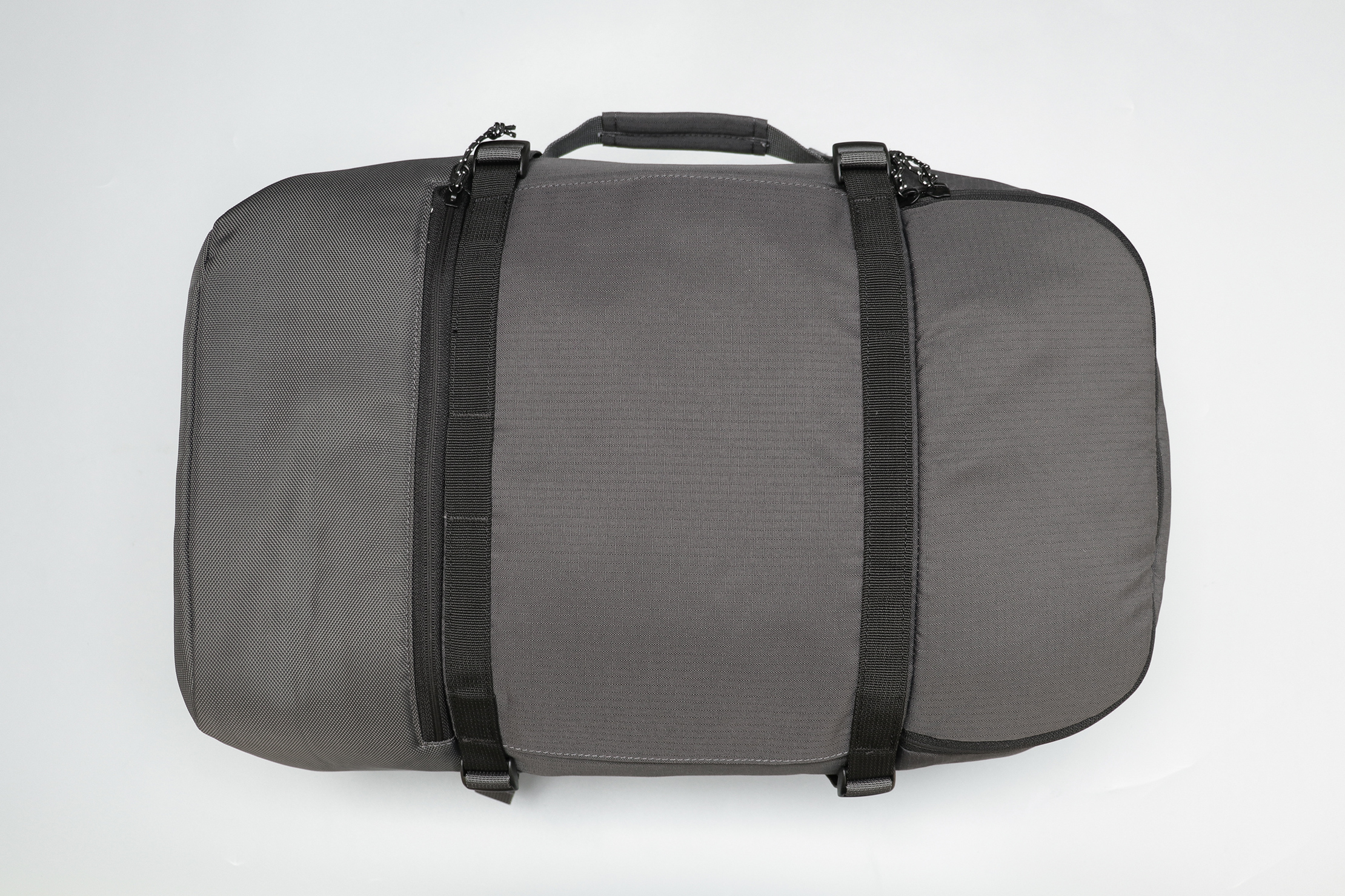 https://cdn.packhacker.com/2020/07/fcf74e79-ikea-varldens-backpack-36l-front-black-webbing.jpg