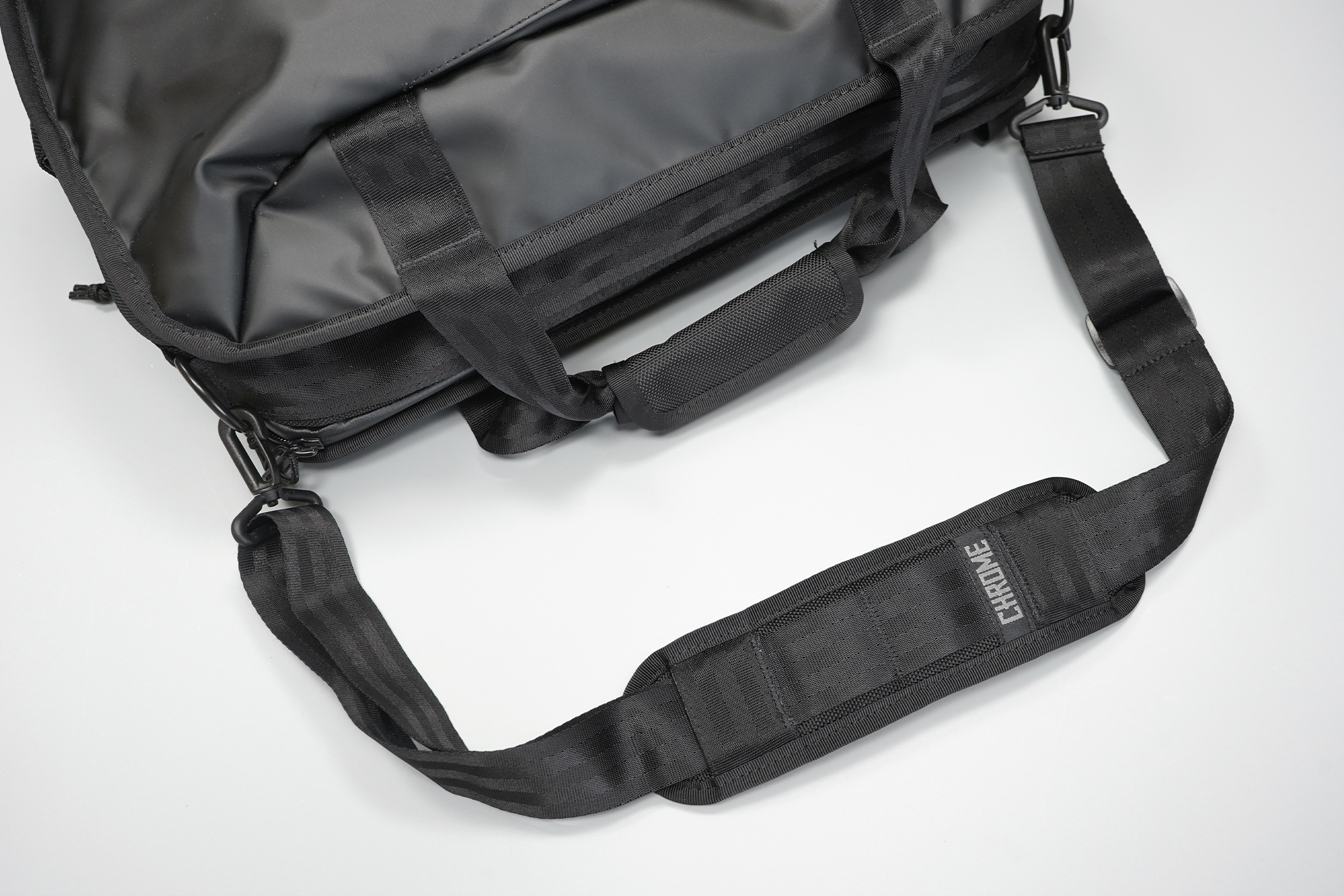 Chrome Industries Vega 2.0 Transit Brief | A shoulder strap or the handles—take your pick, both are easy to use