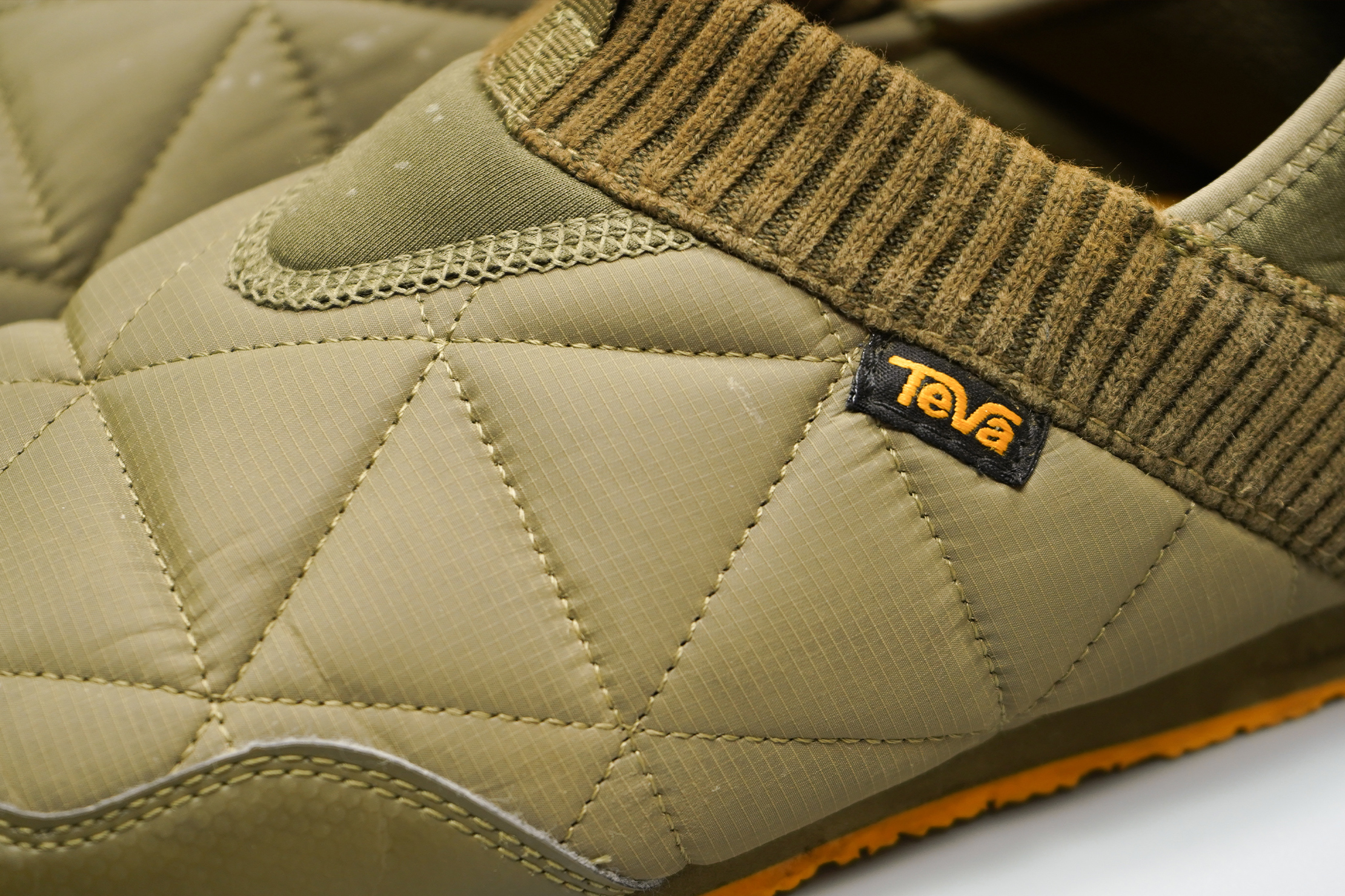 Teva ember hot sale moc weight