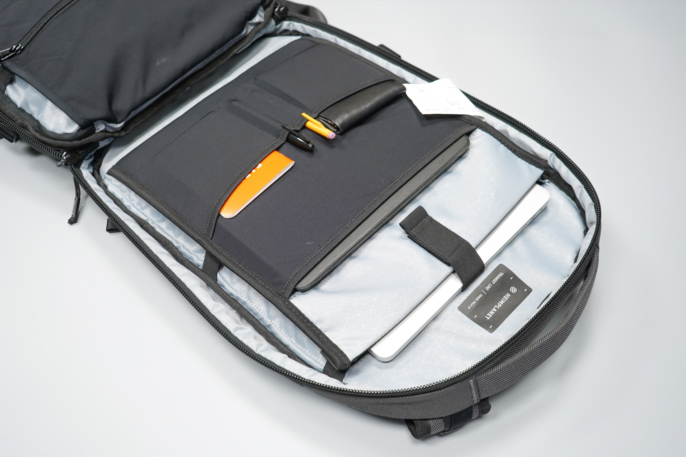 Heimplanet Travel Pack 34L V2 tech compartment