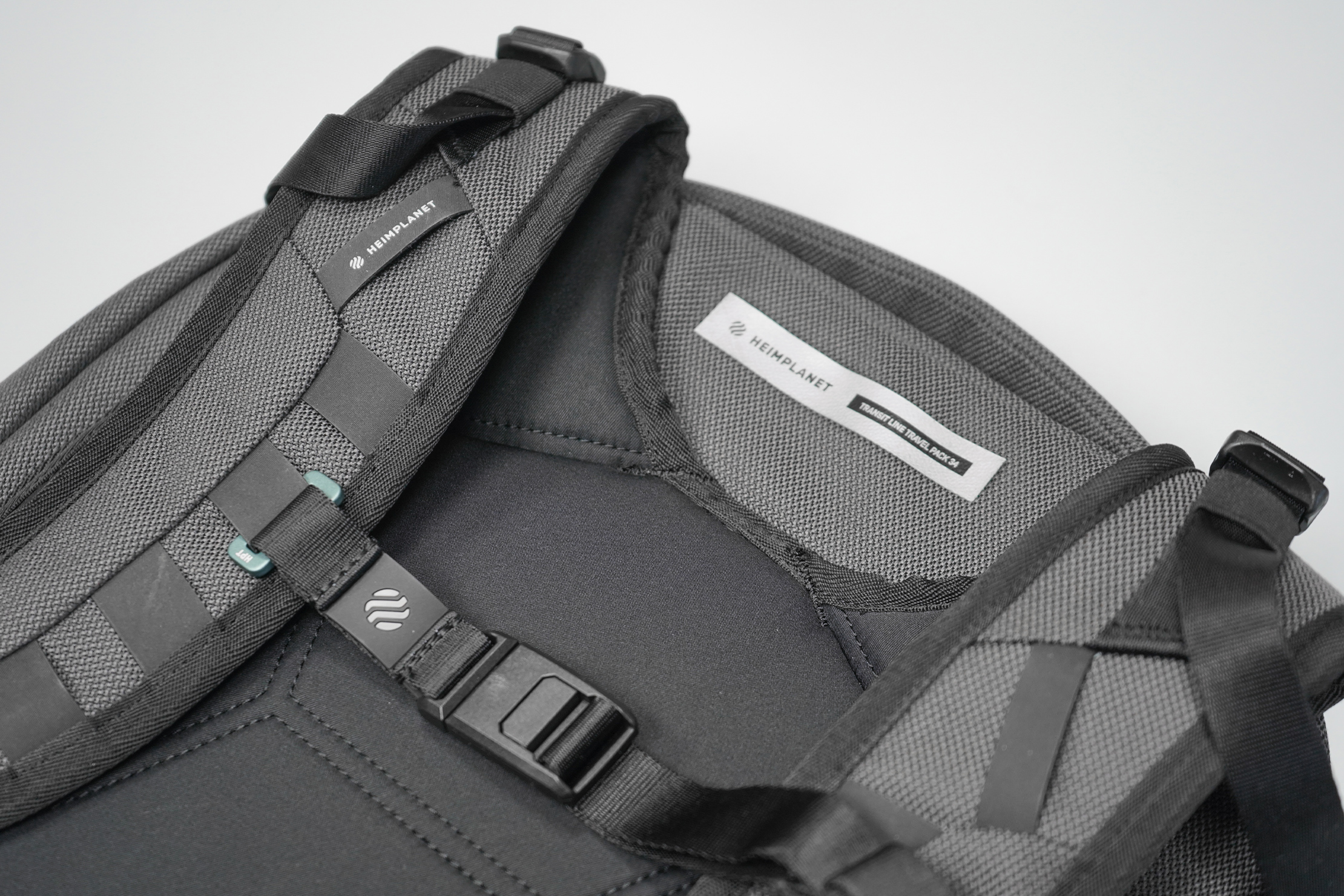 Heimplanet Travel Pack 34L V2 logos