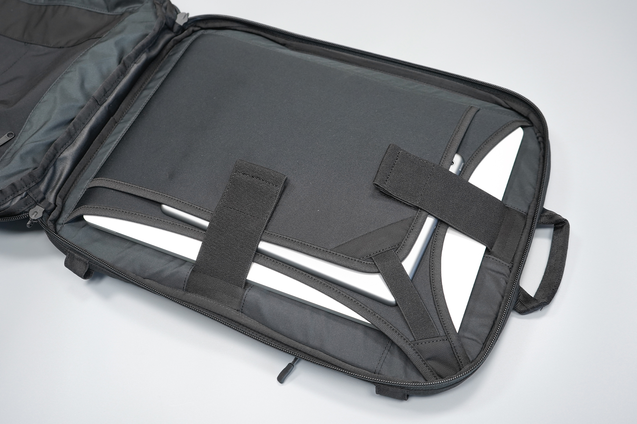 15 Best Travel Laptop Bags (2022 MASSIVE Review) | vlr.eng.br