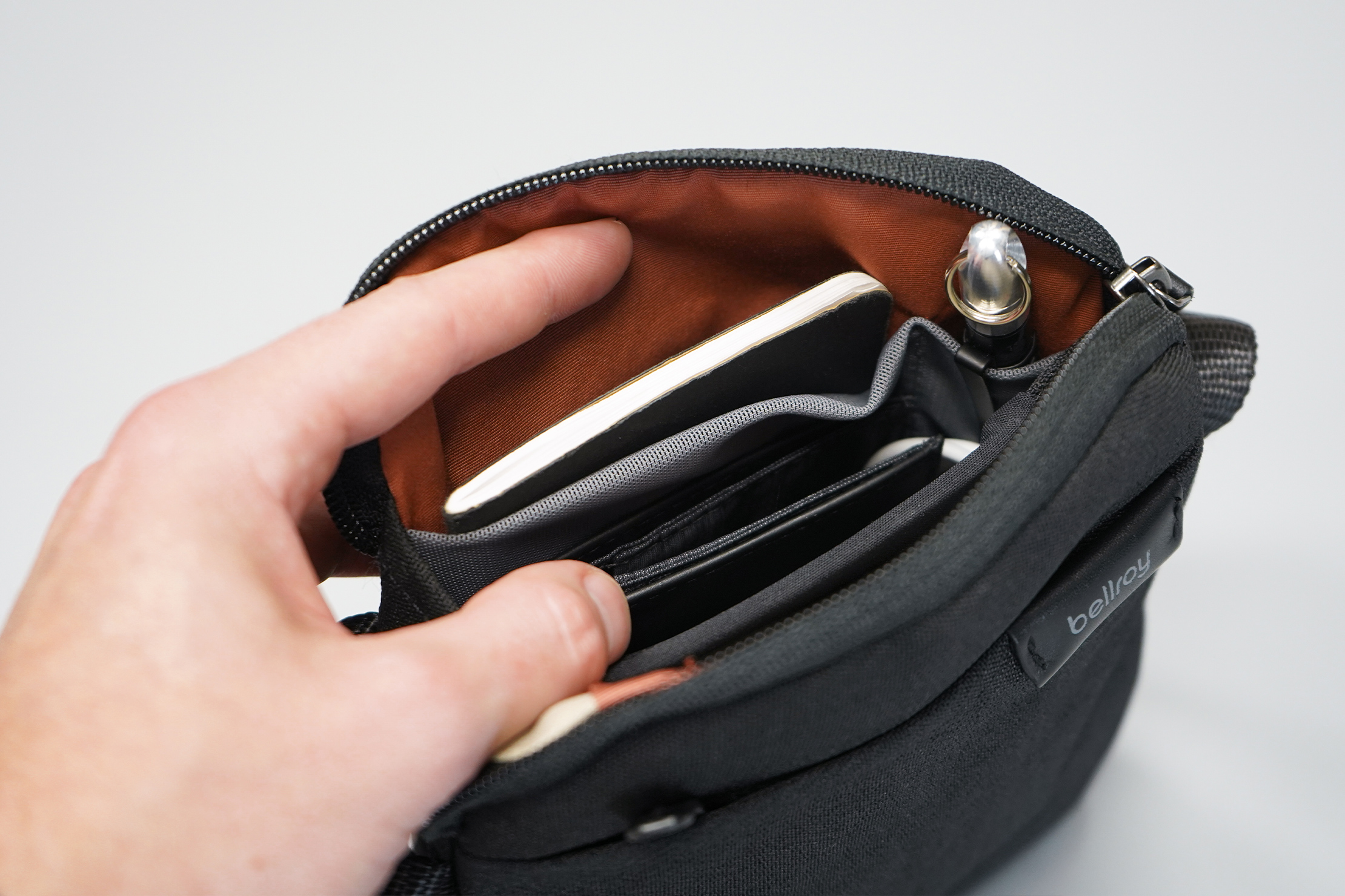 Bellroy City Pouch Organization