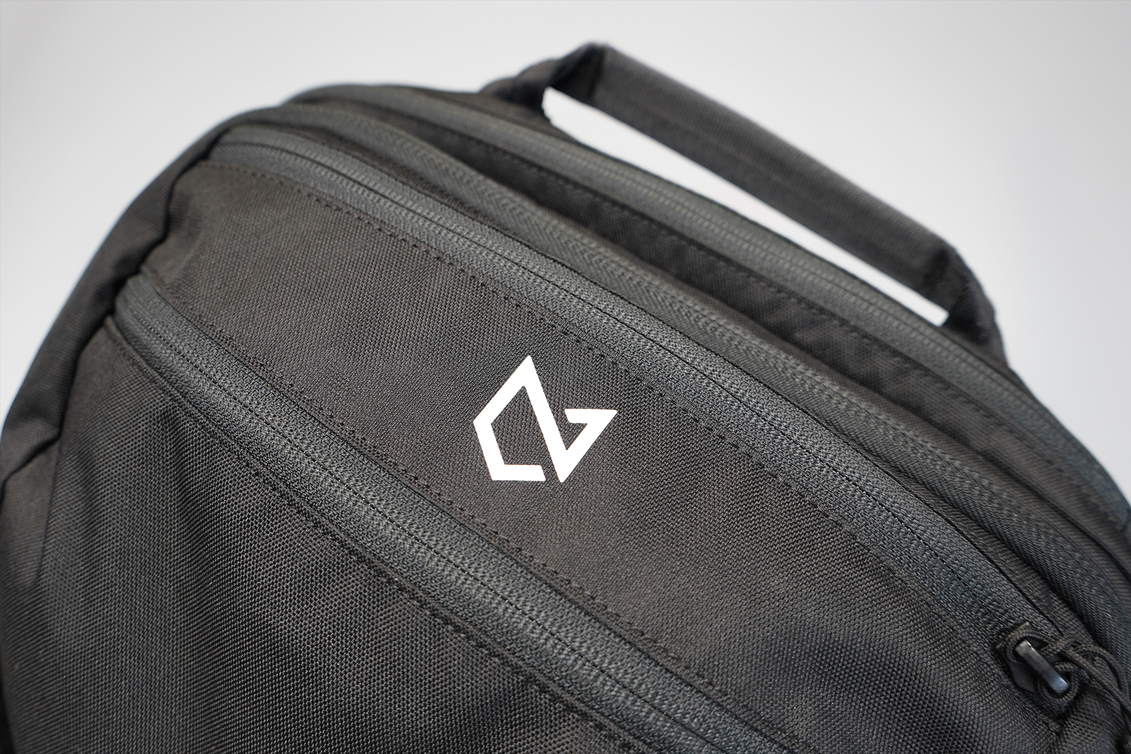 Minaal Carry-On 3.0 | A new white logo takes over from the old blue one