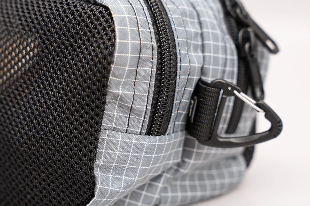 TOM BIHN Snake Charmer Zipper