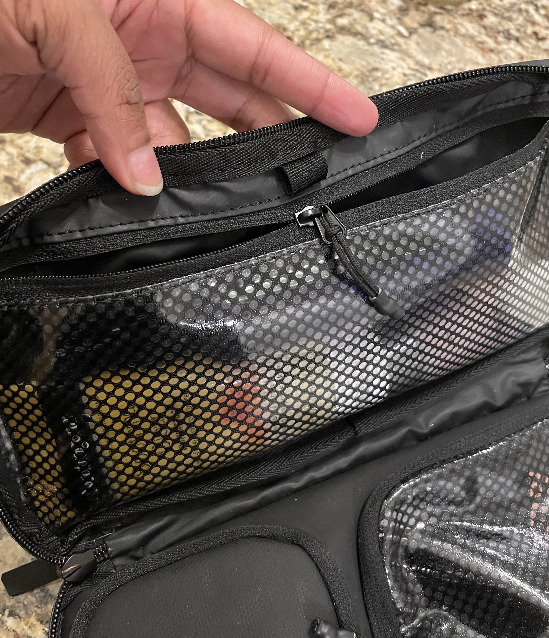 NOMATIC Toiletry Bag 2.0 Small broken zipper