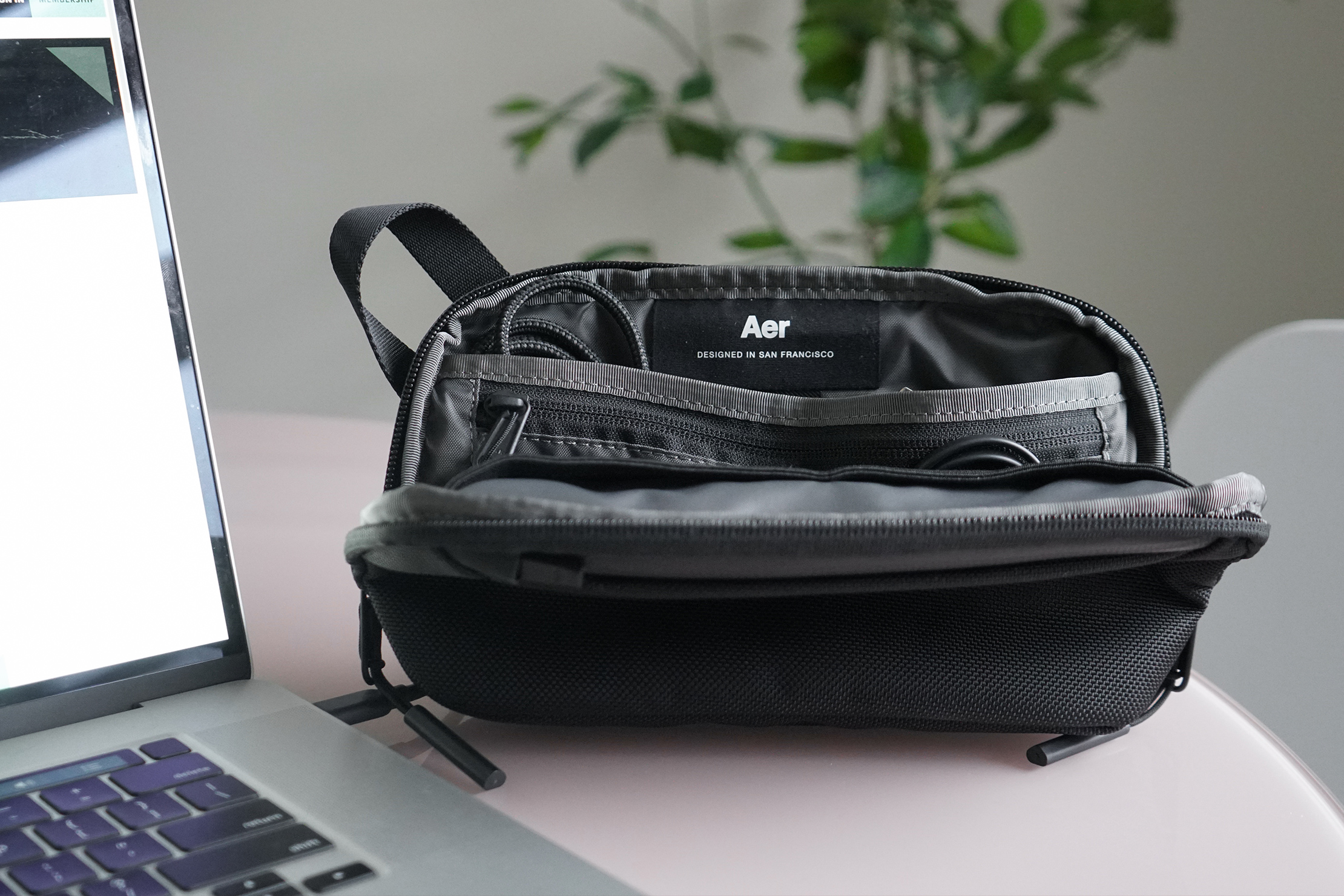 Aer Slim Pouch Review | Pack Hacker