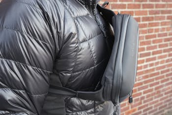 nomatic navigator sling