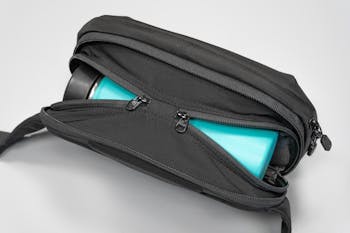 nomatic navigator sling