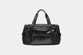 lululemon leather gym bag Duffle Pack this duffle with sweat essentials and use the removable shoulder strap to carry your yoga mat or as a stretching strap. ROCK N ROLL RUNNING SERIES