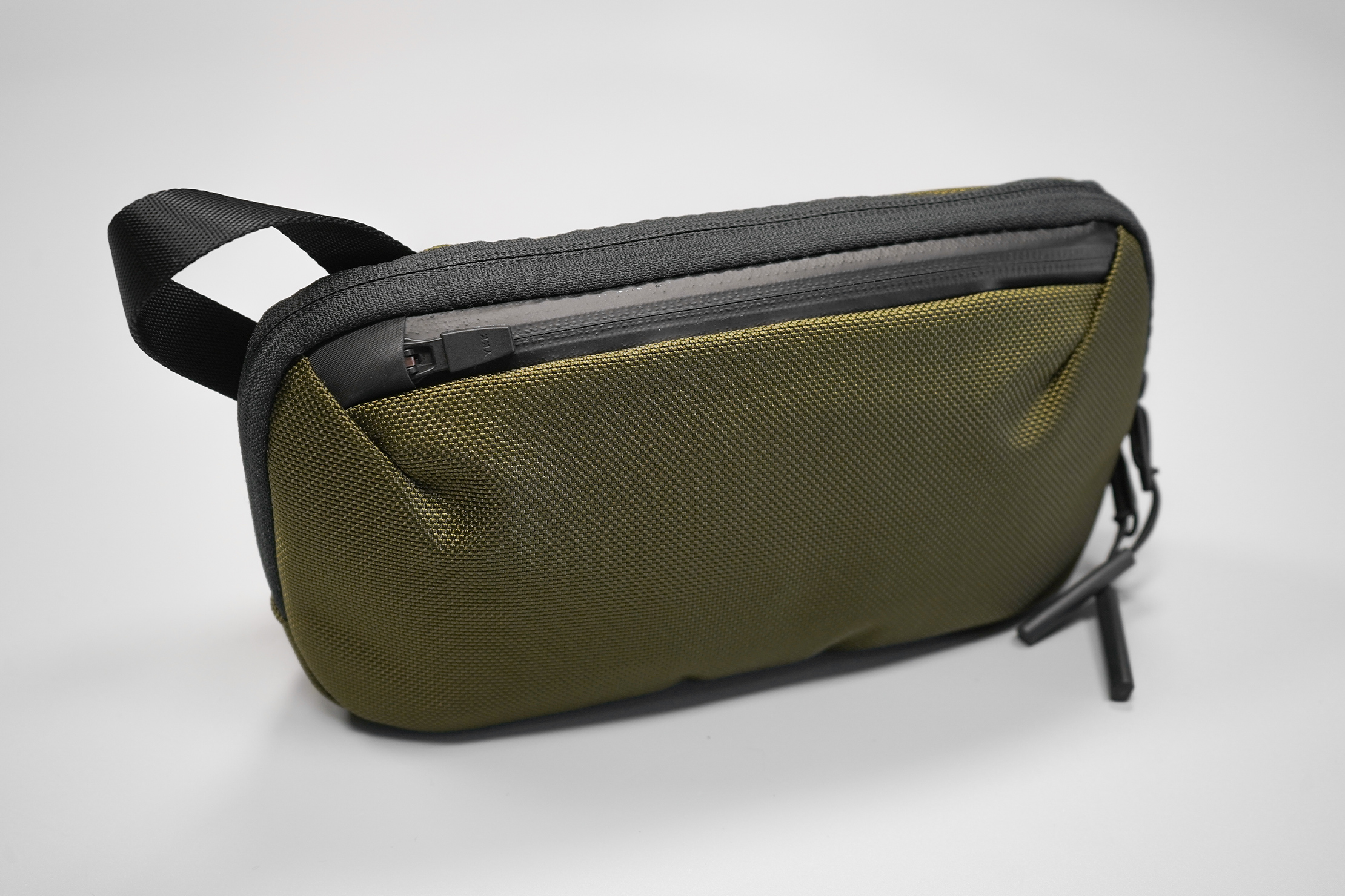 Slim pouch online bag