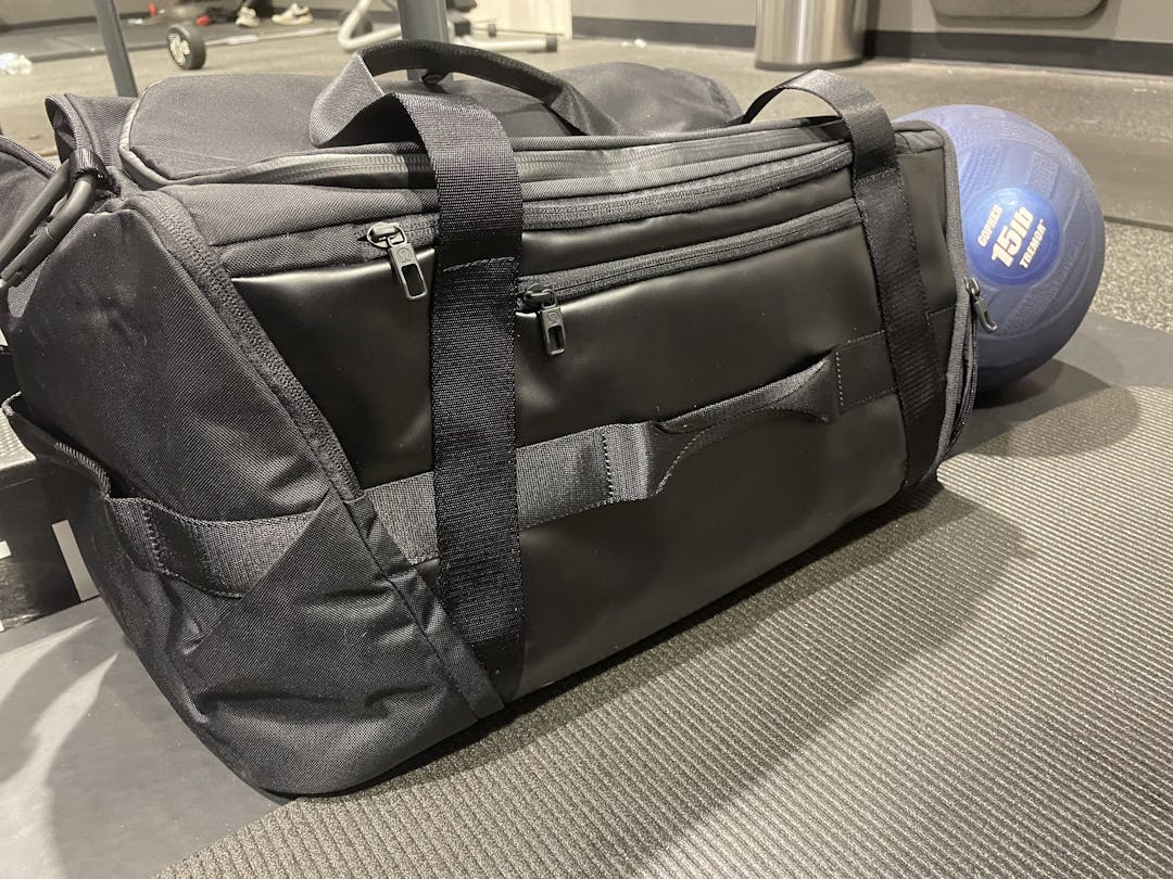lululemon duffle bag reviewed