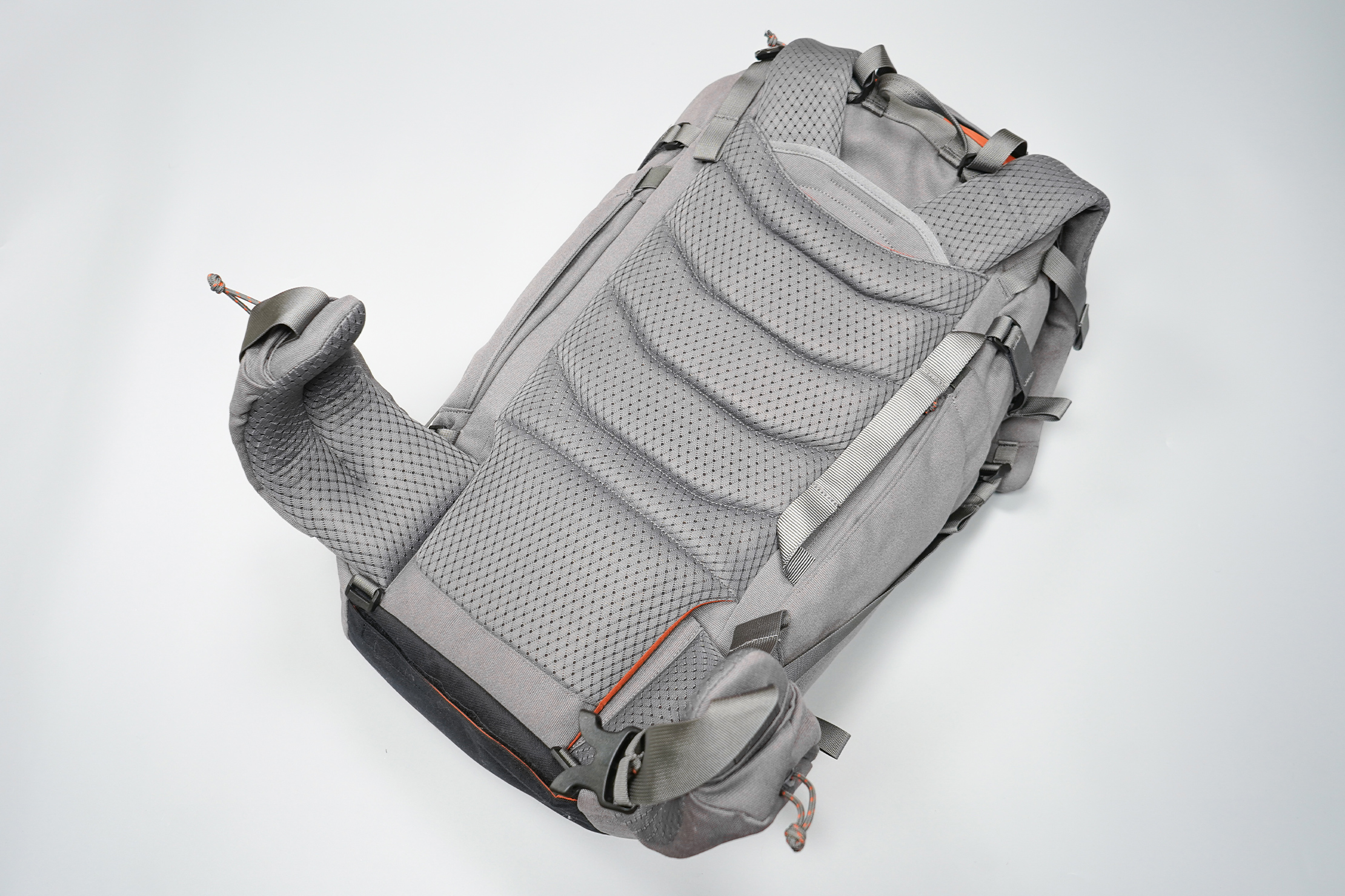 Salkan Backpacker | The mesh-covered back panel of the Mainpack