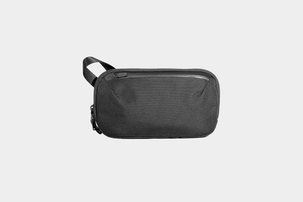 Aer Slim Pouch