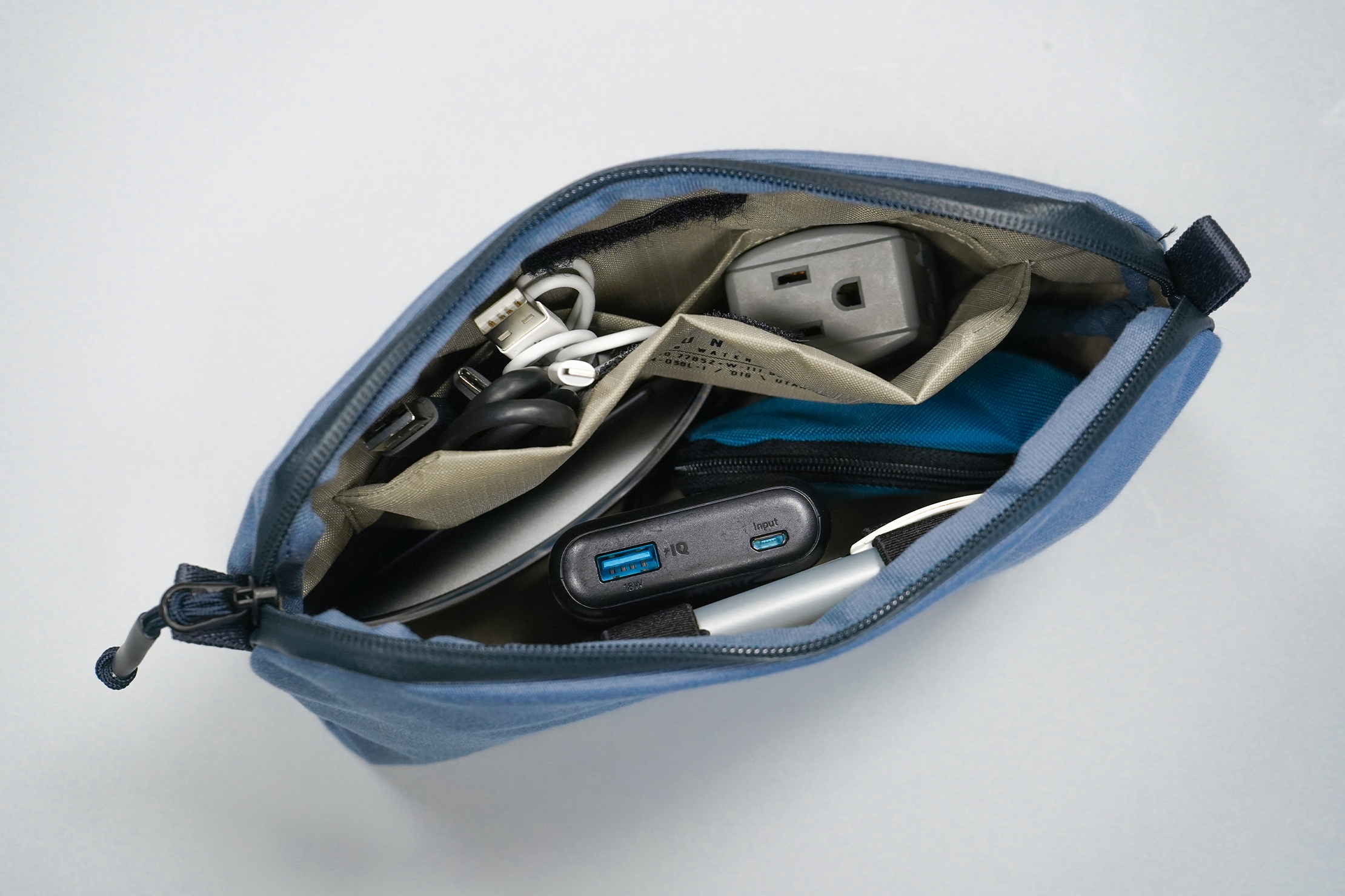 Boundary Supply Rennen Recycled Pouch | Fully-packed interior