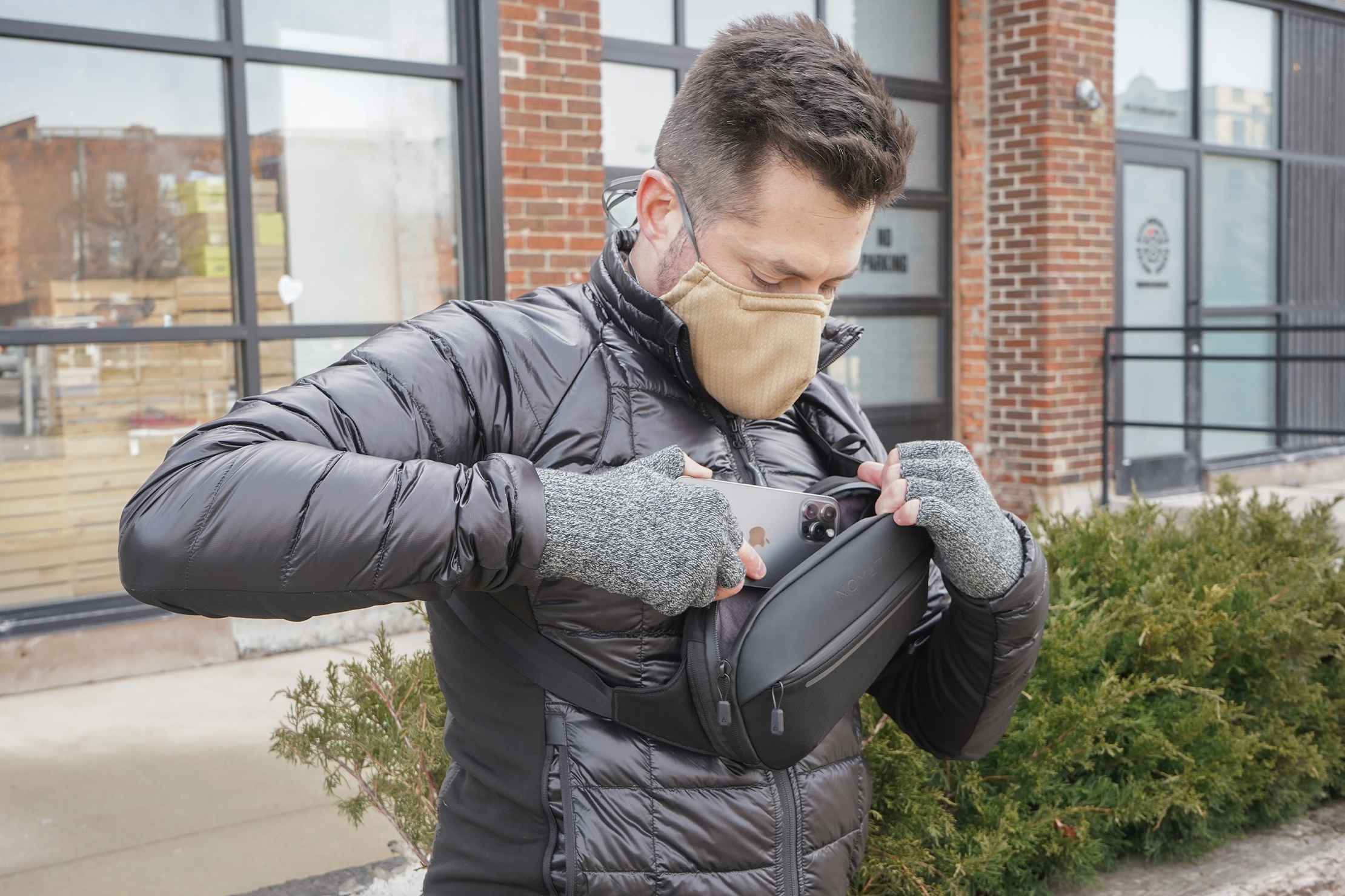 NOMATIC Navigator Sling 1L Review | Pack Hacker